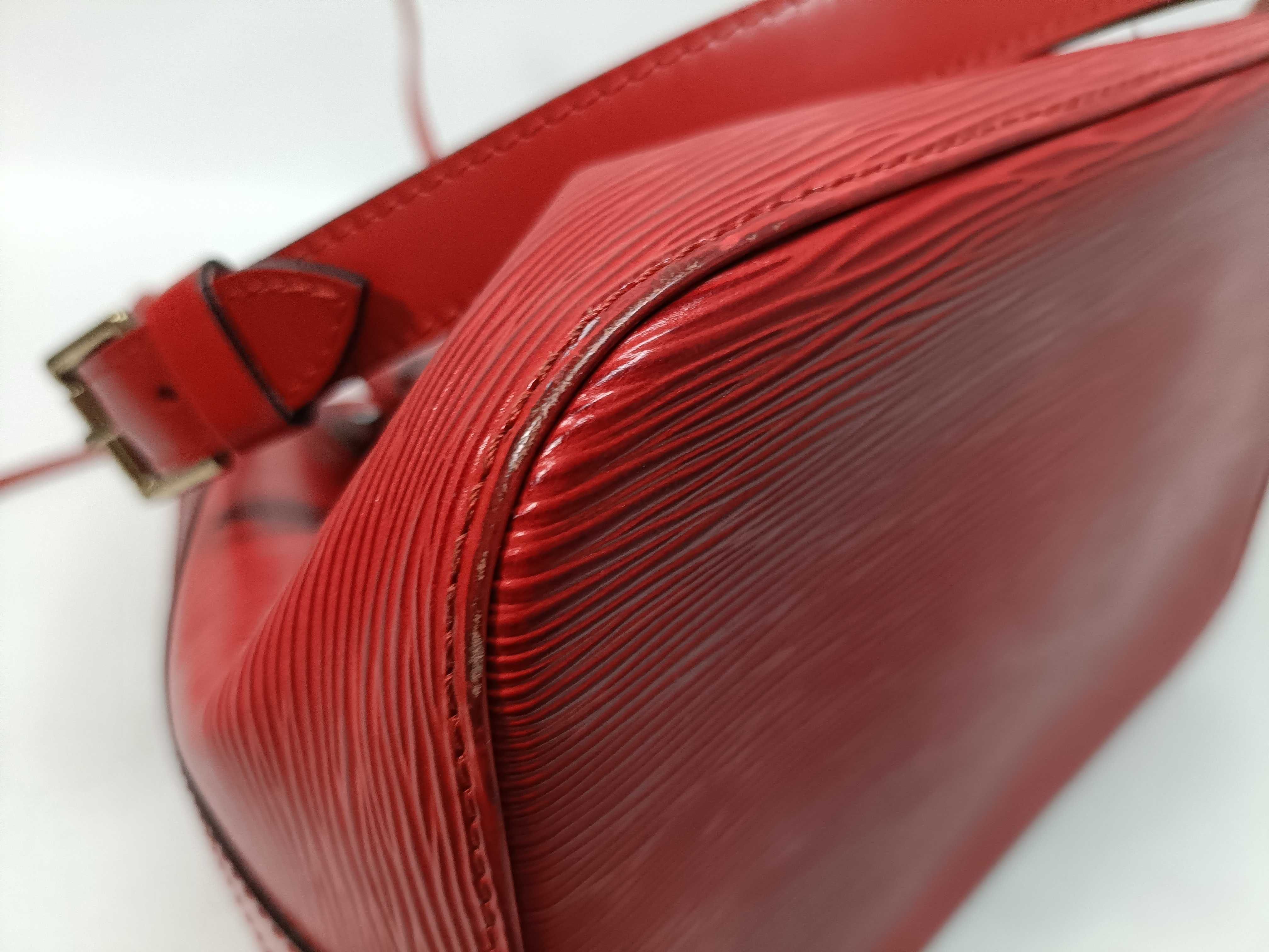 Epi Noé Shoulder Bag — view 6