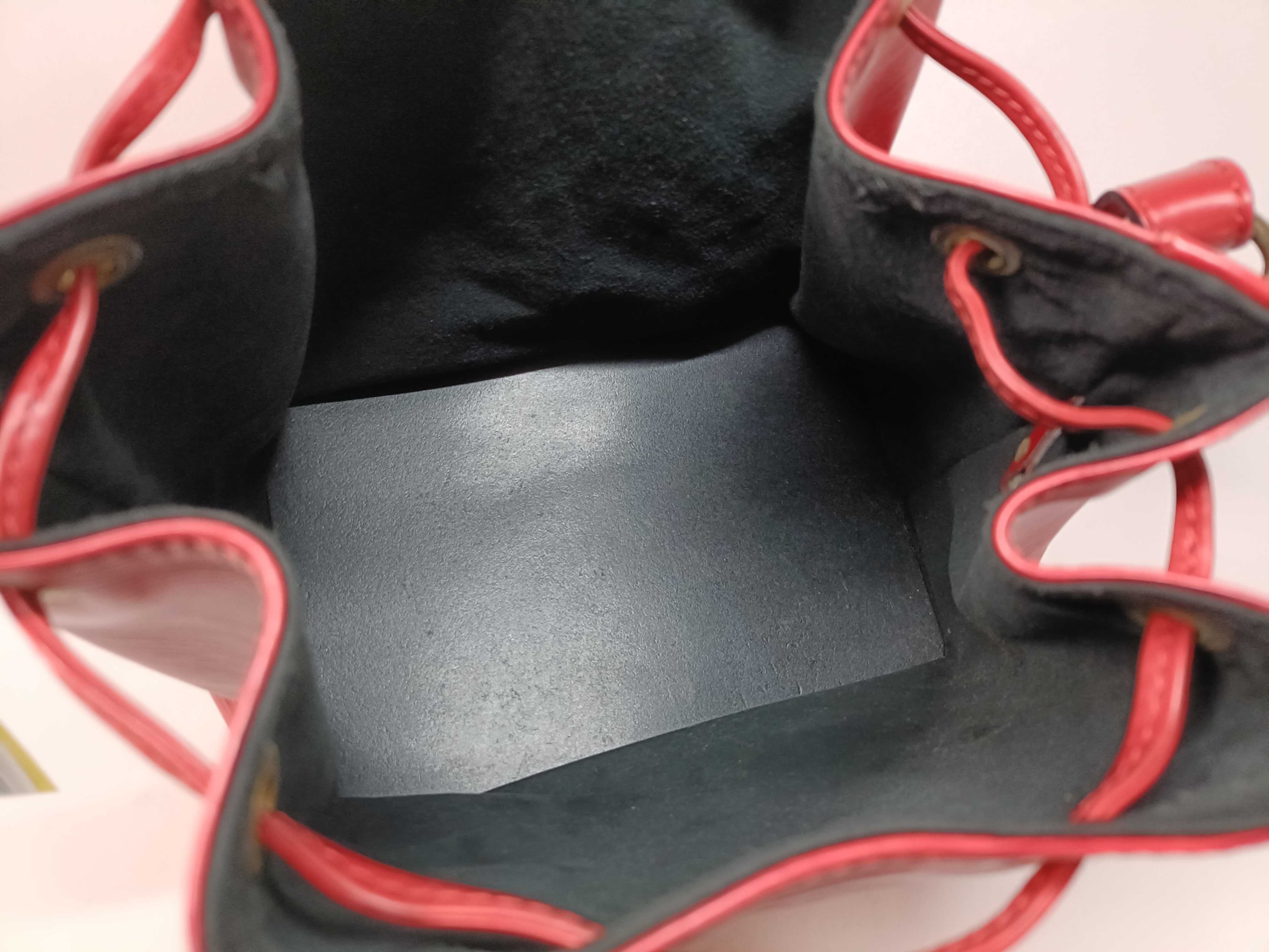 Epi Noé Shoulder Bag — view 9