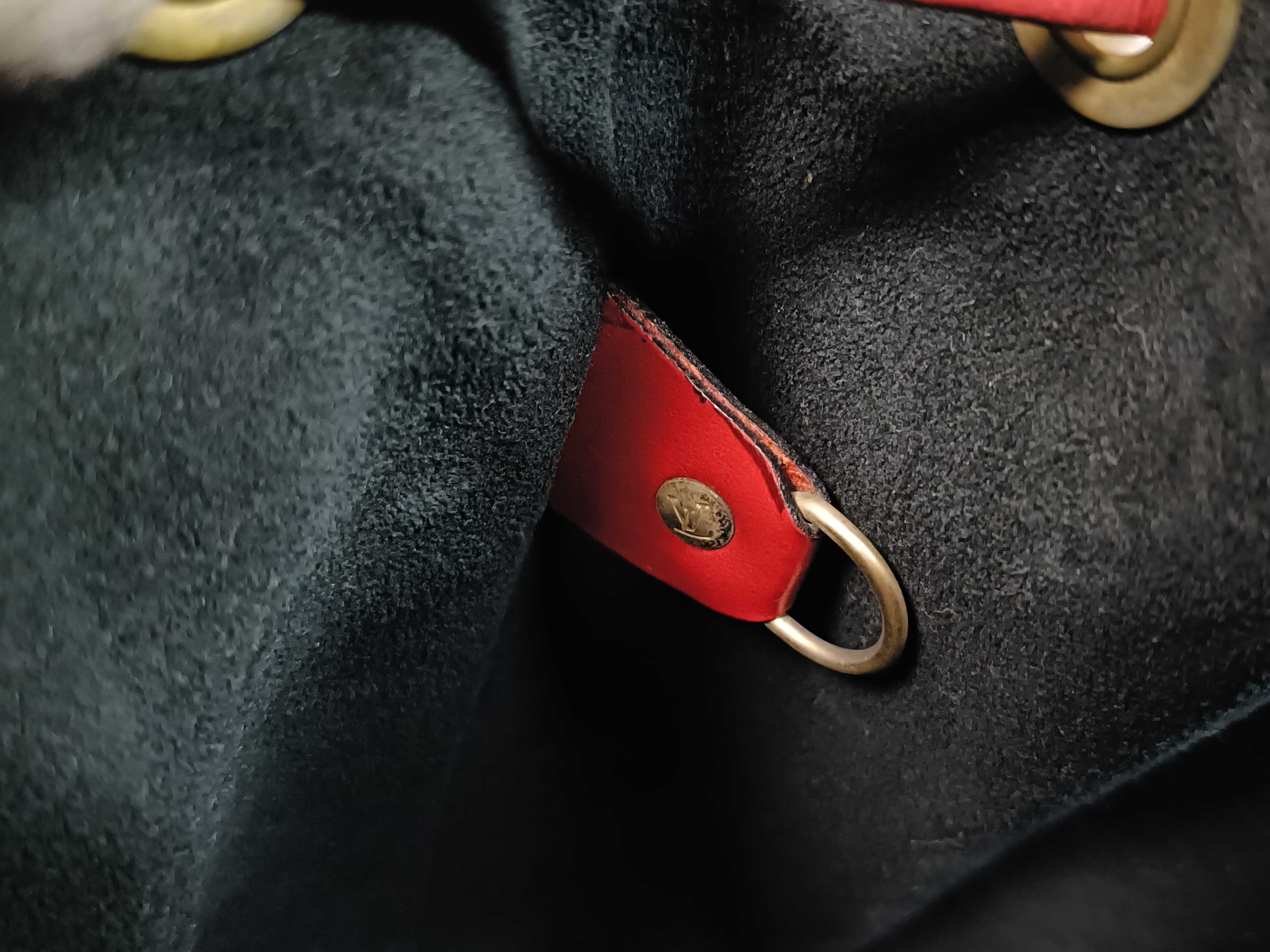Epi Noé Shoulder Bag — view 10