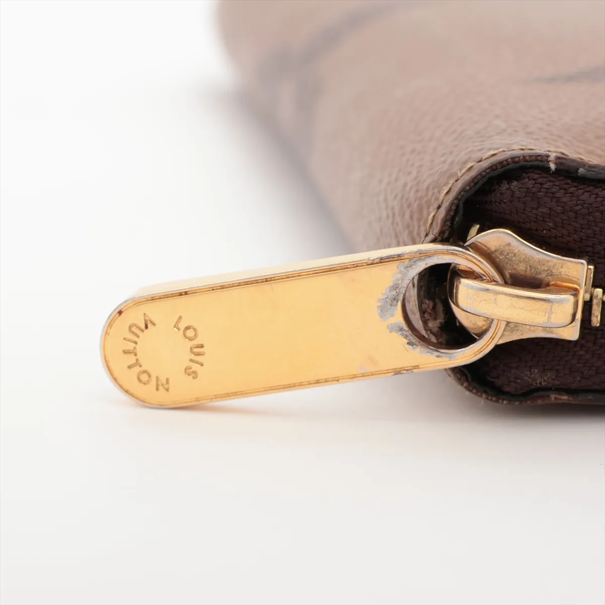 Giant Monogram Reverse Zippy Wallet M69353 CA2220 Camel x Black Round Zip Wallet — view 14