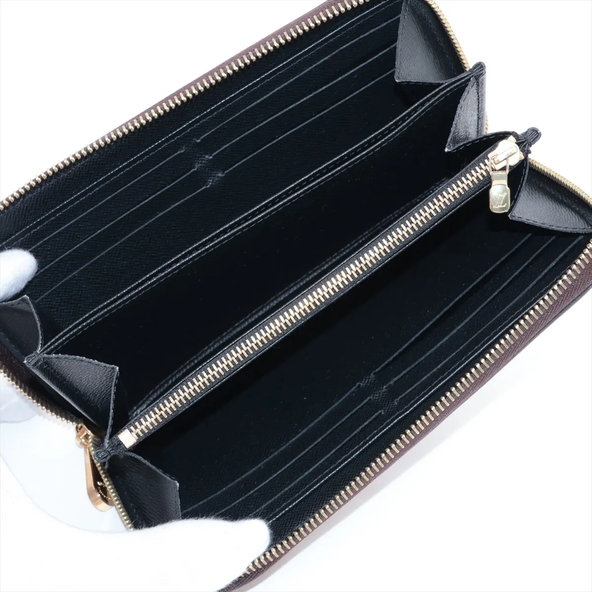 Giant Monogram Reverse Zippy Wallet M69353 CA2220 Camel x Black Round Zip Wallet — view 3