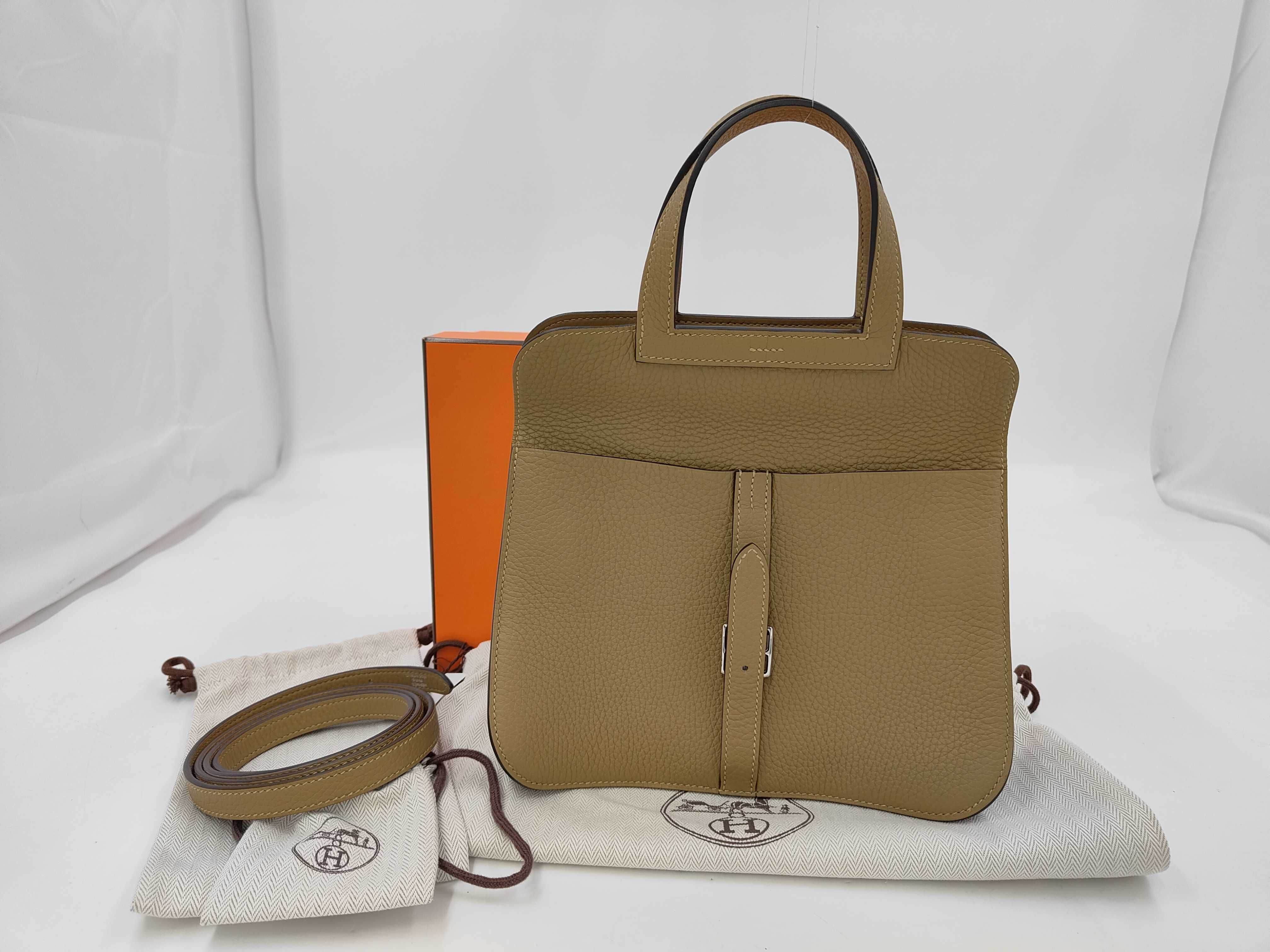 Alzan 25 Taurillon Dune Silver Hardware G Engraved Bag