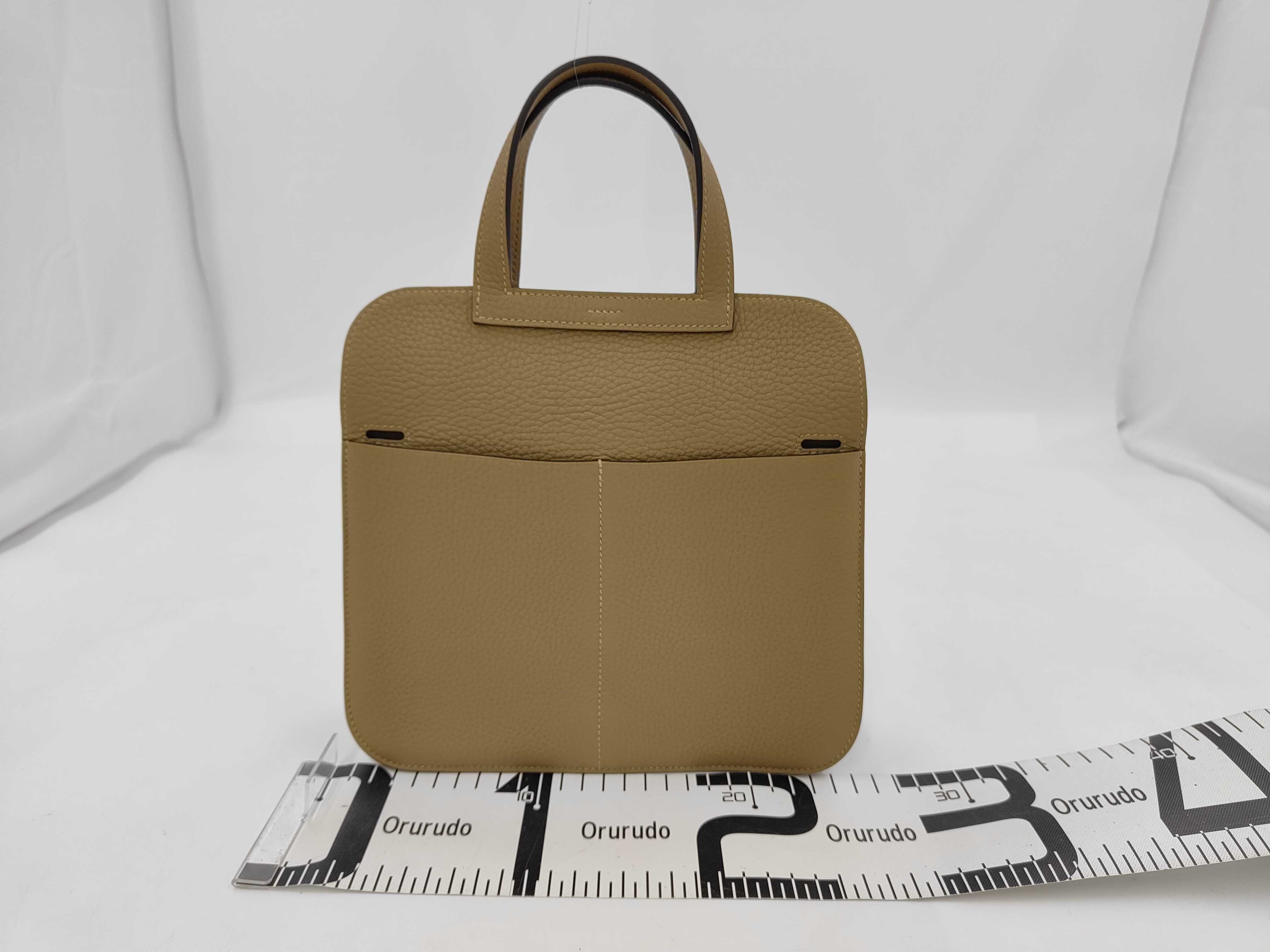 Alzan 25 Taurillon Dune Silver Hardware G Engraved Bag — view 2