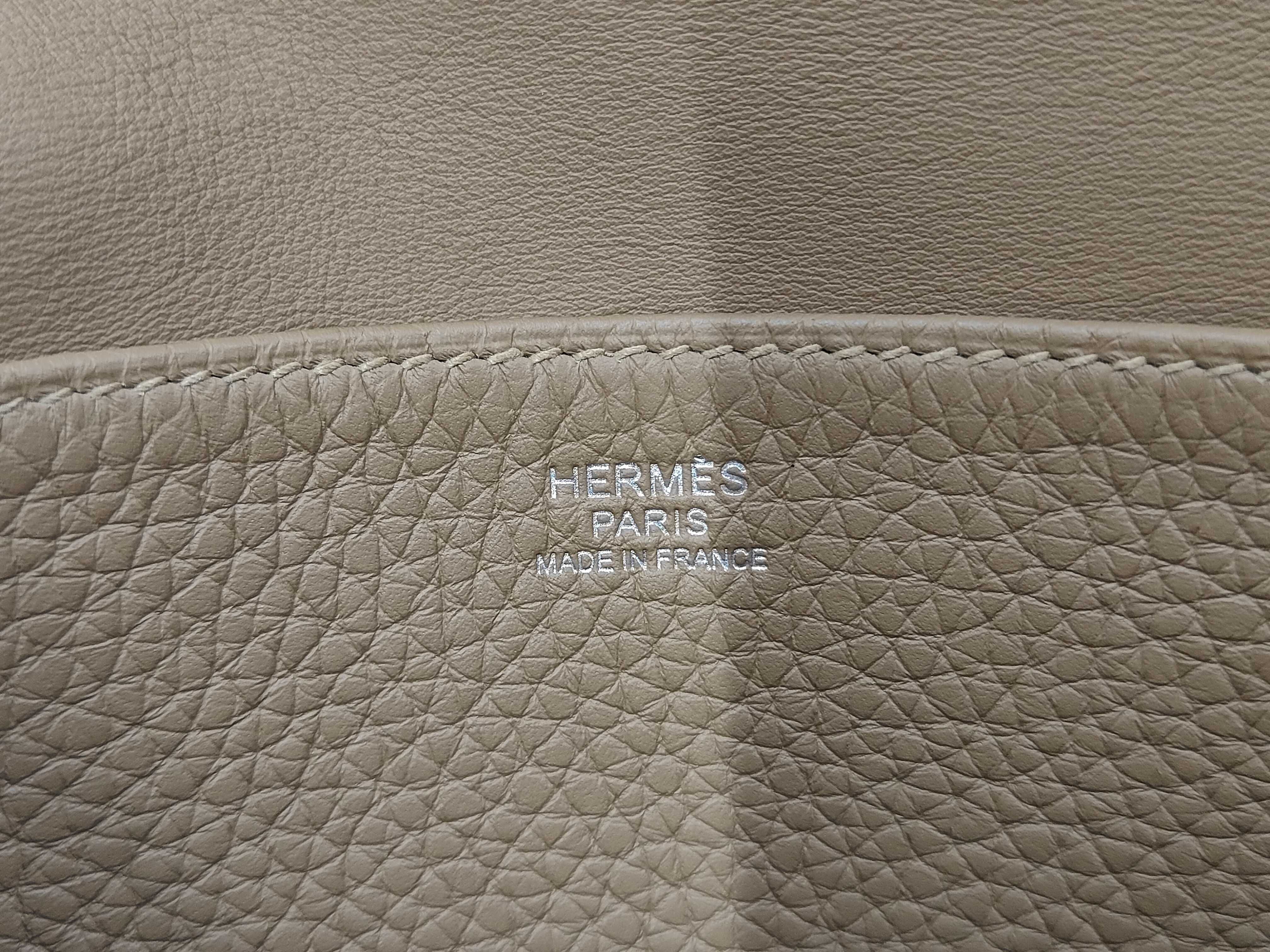 Alzan 25 Taurillon Dune Silver Hardware G Engraved Bag — view 11