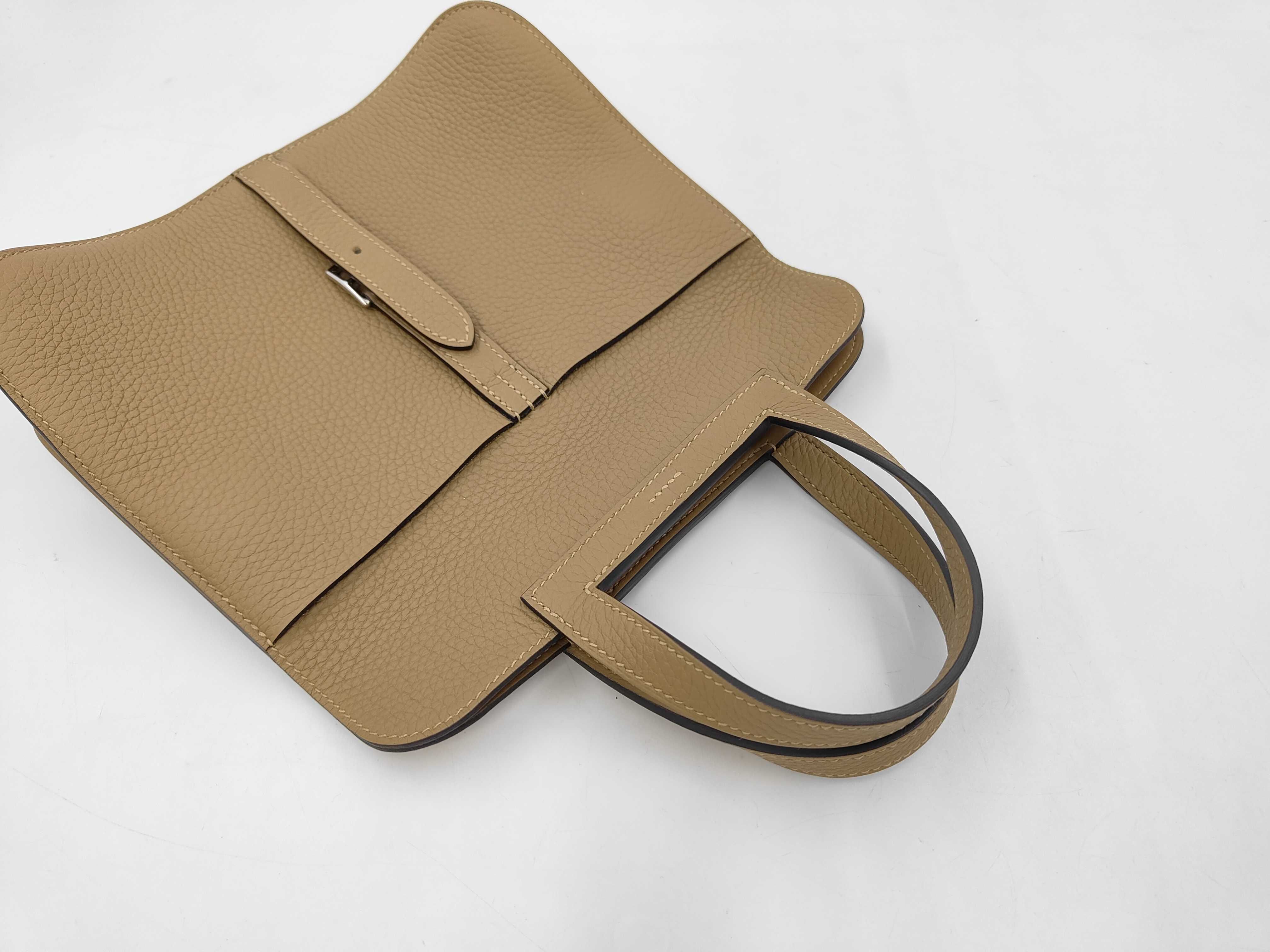 Alzan 25 Taurillon Dune Silver Hardware G Engraved Bag — view 5