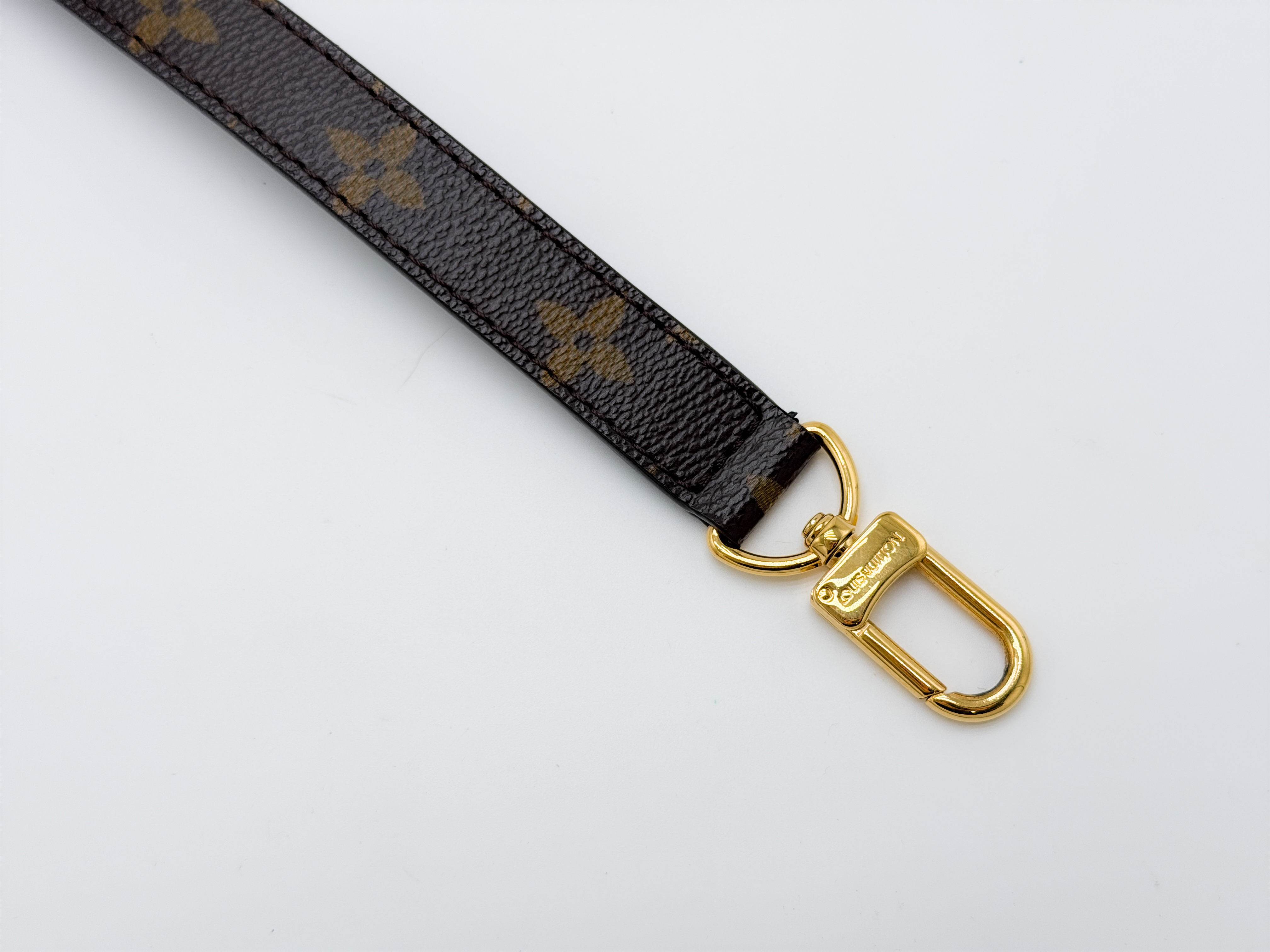 Shoulder bag with adjustable strap — view 4