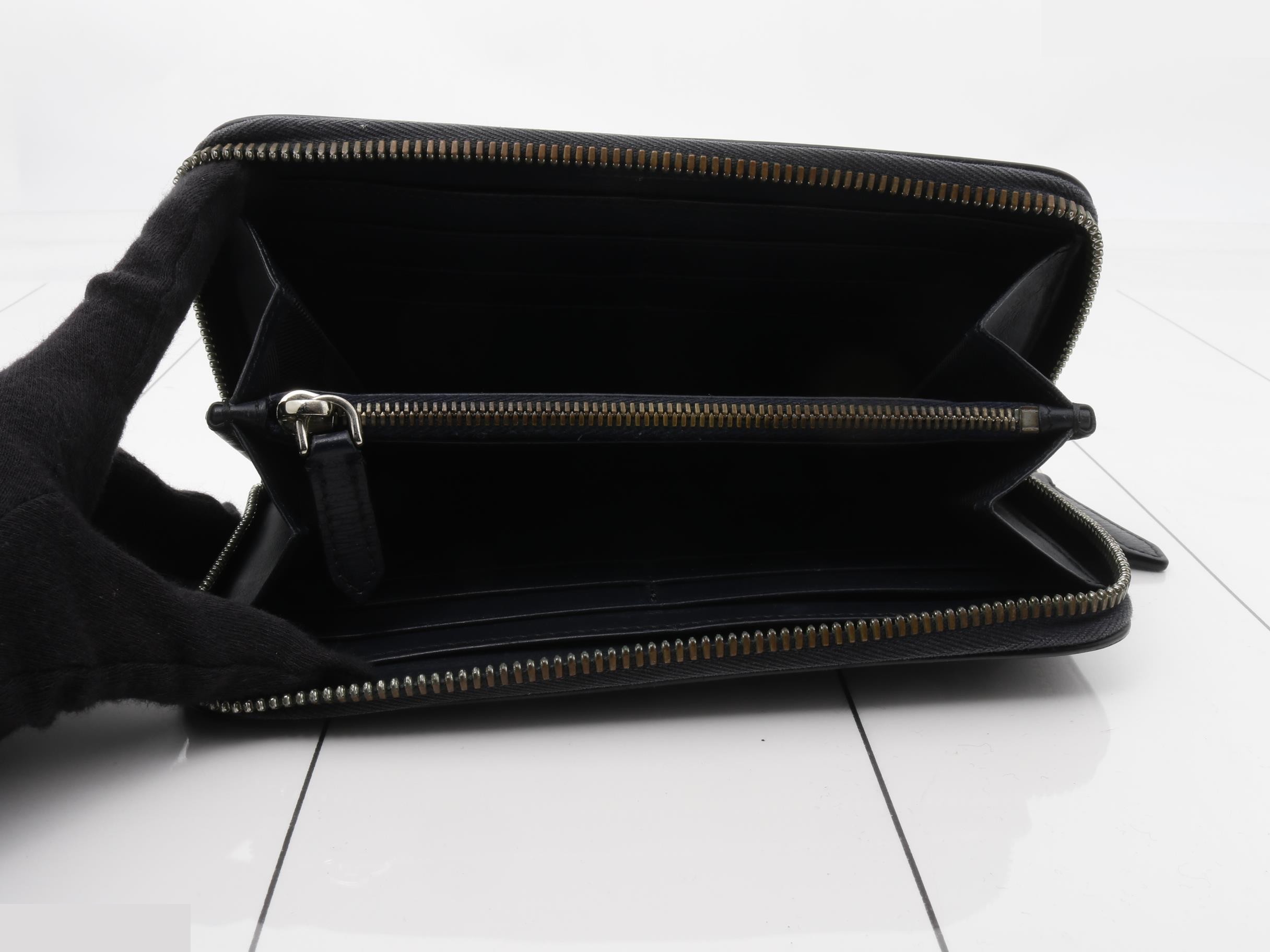 wallet — view 4