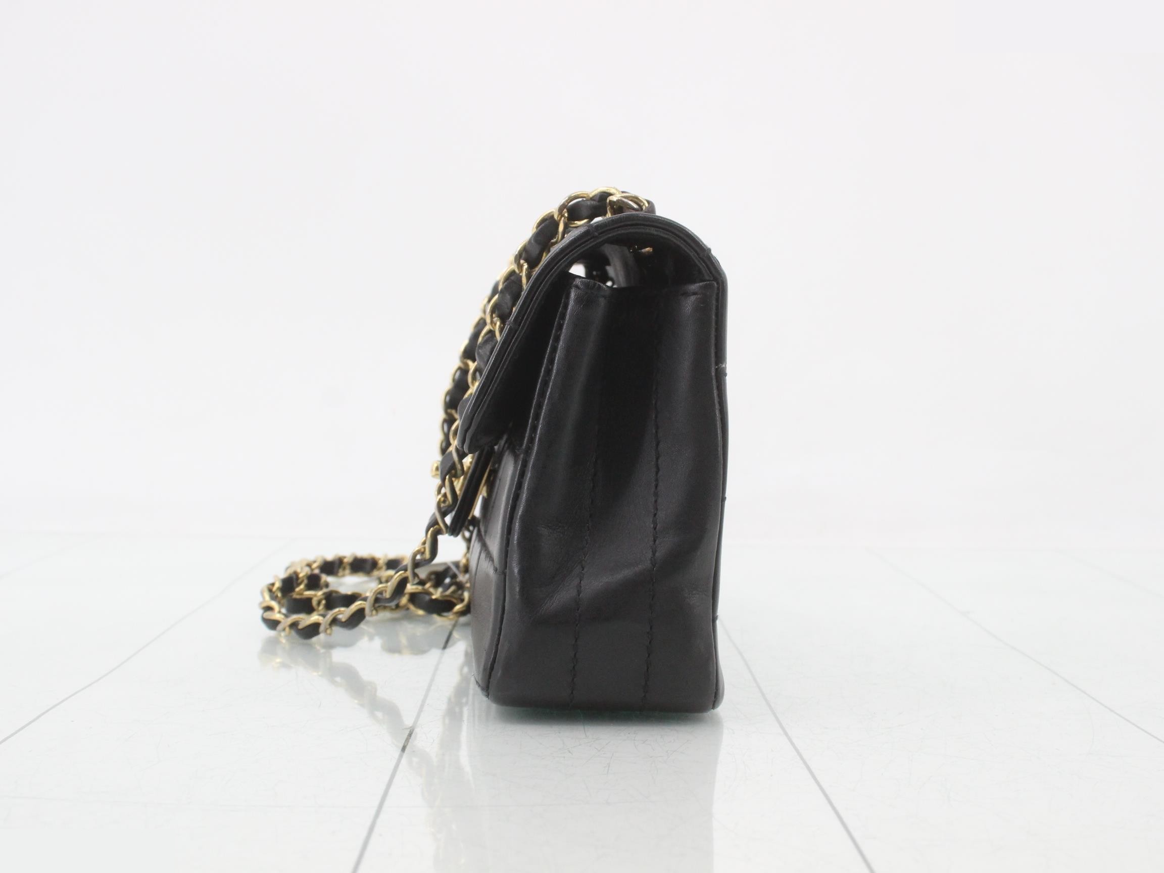 Chocolate bar chain shoulder bag, booth number 7 — view 3