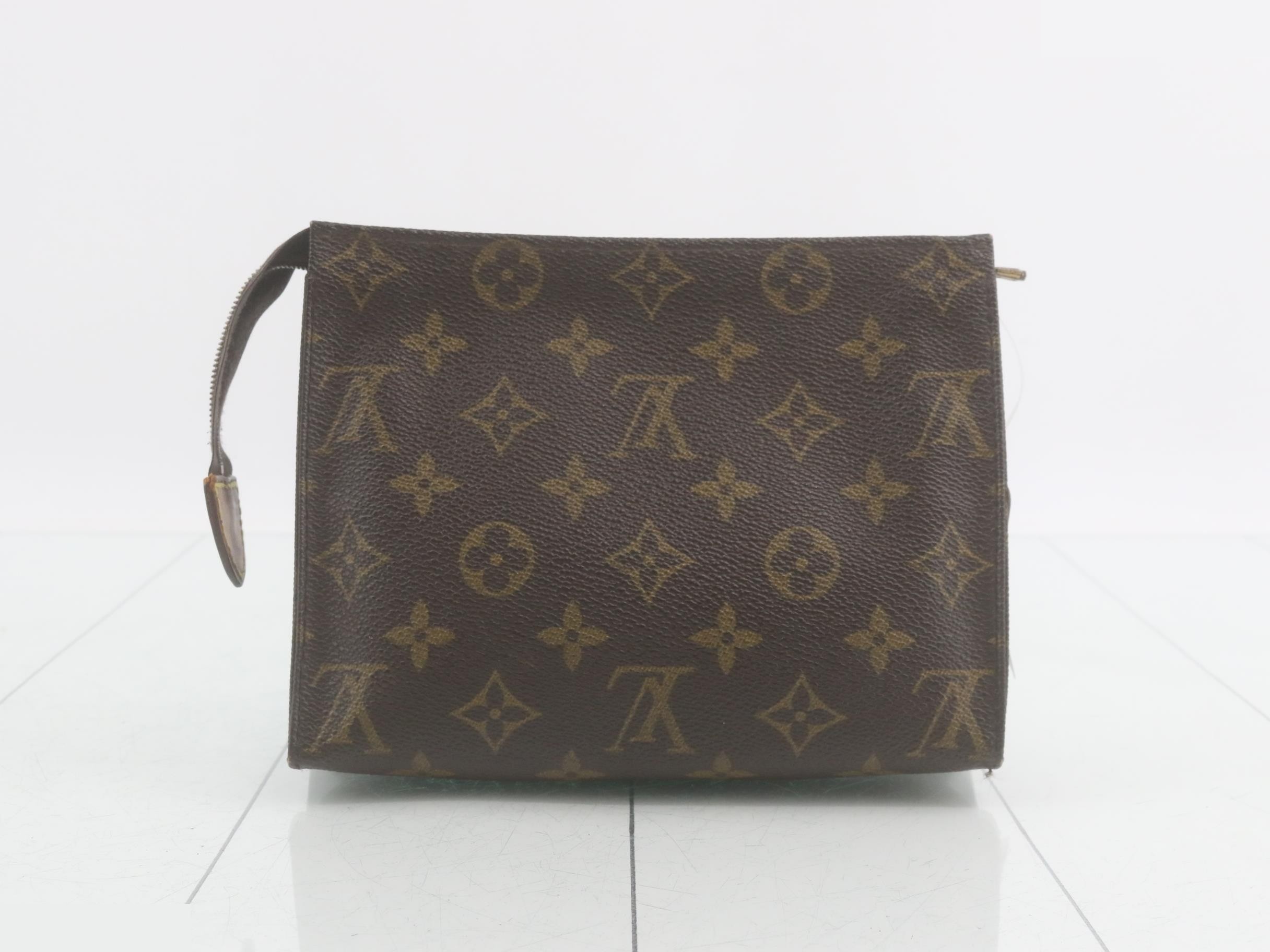 Pochette Toilette 19 Monogram M47544 — view 2