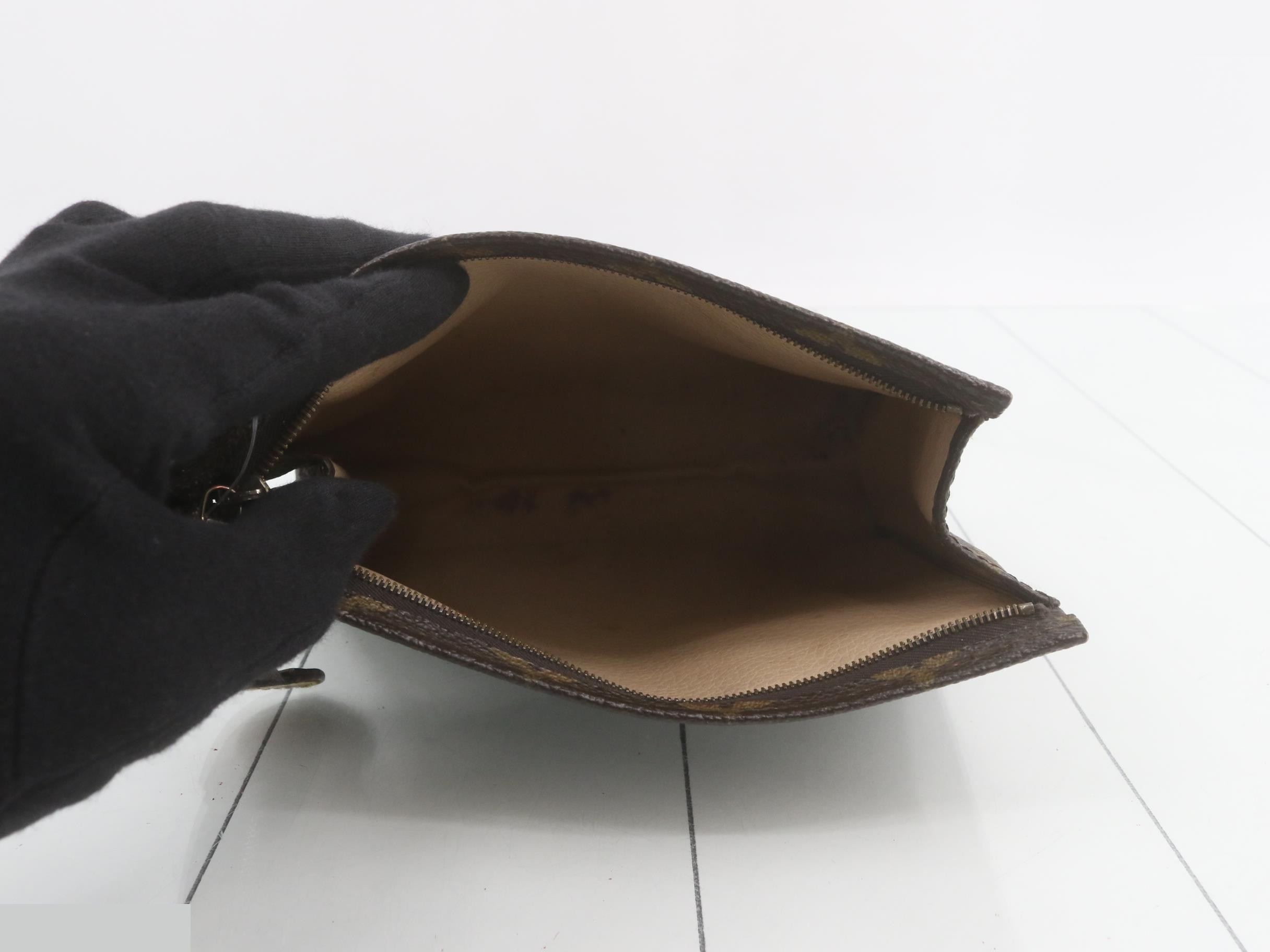 Pochette Toilette 19 Monogram M47544 — view 4