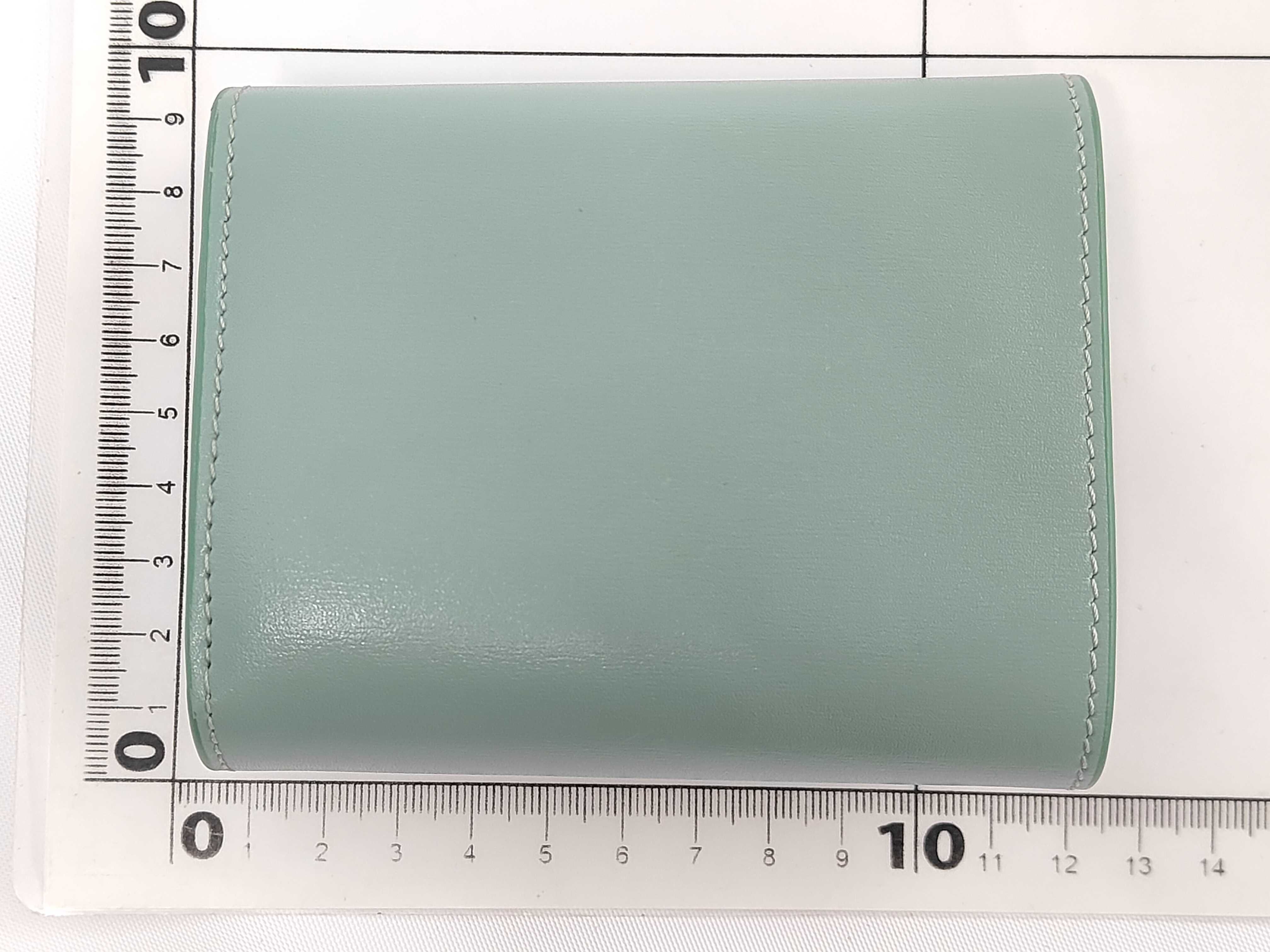 Triomphe Small Flap Wallet Leather Compact Wallet Green — view 2