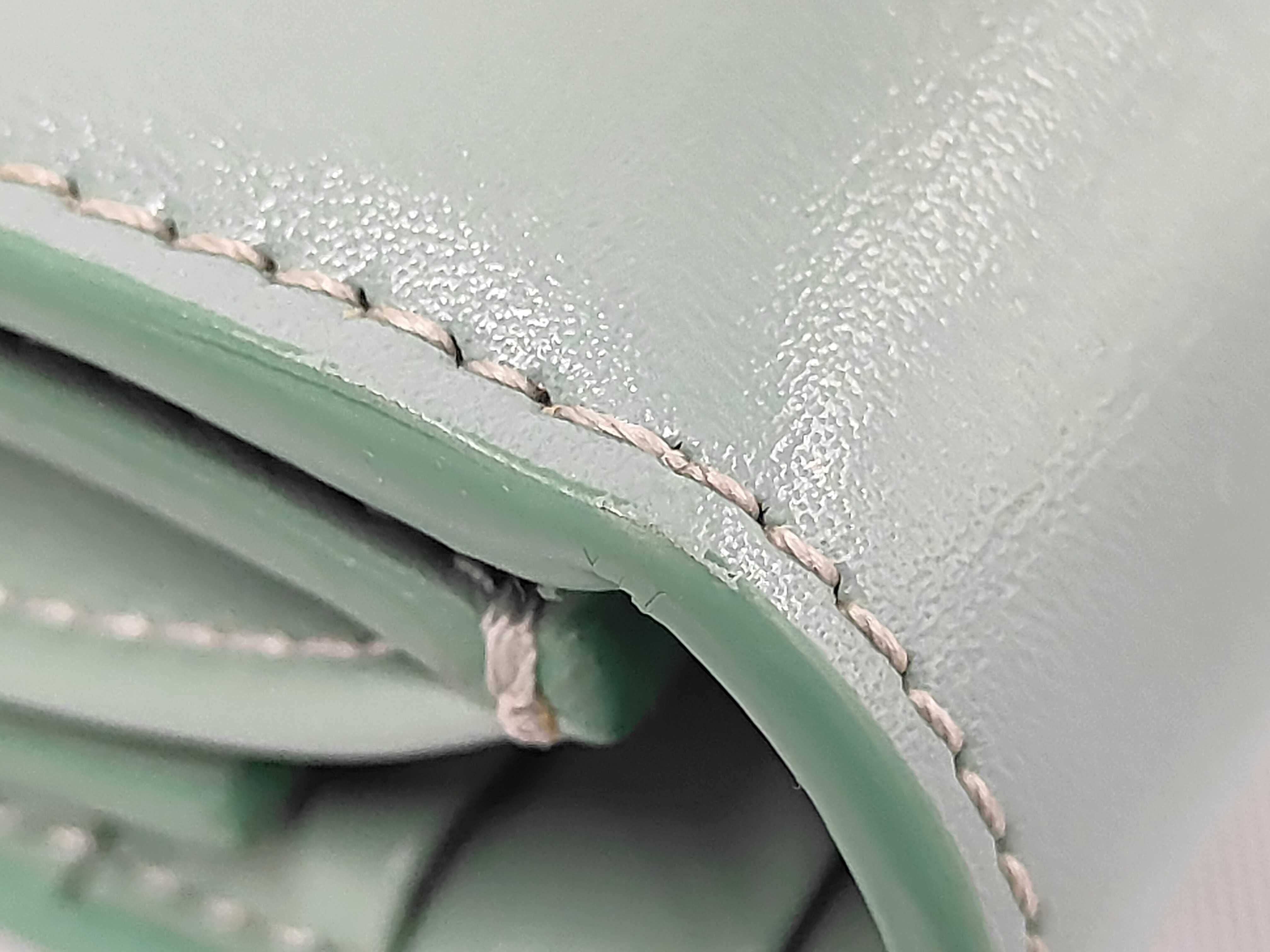 Triomphe Small Flap Wallet Leather Compact Wallet Green — view 13