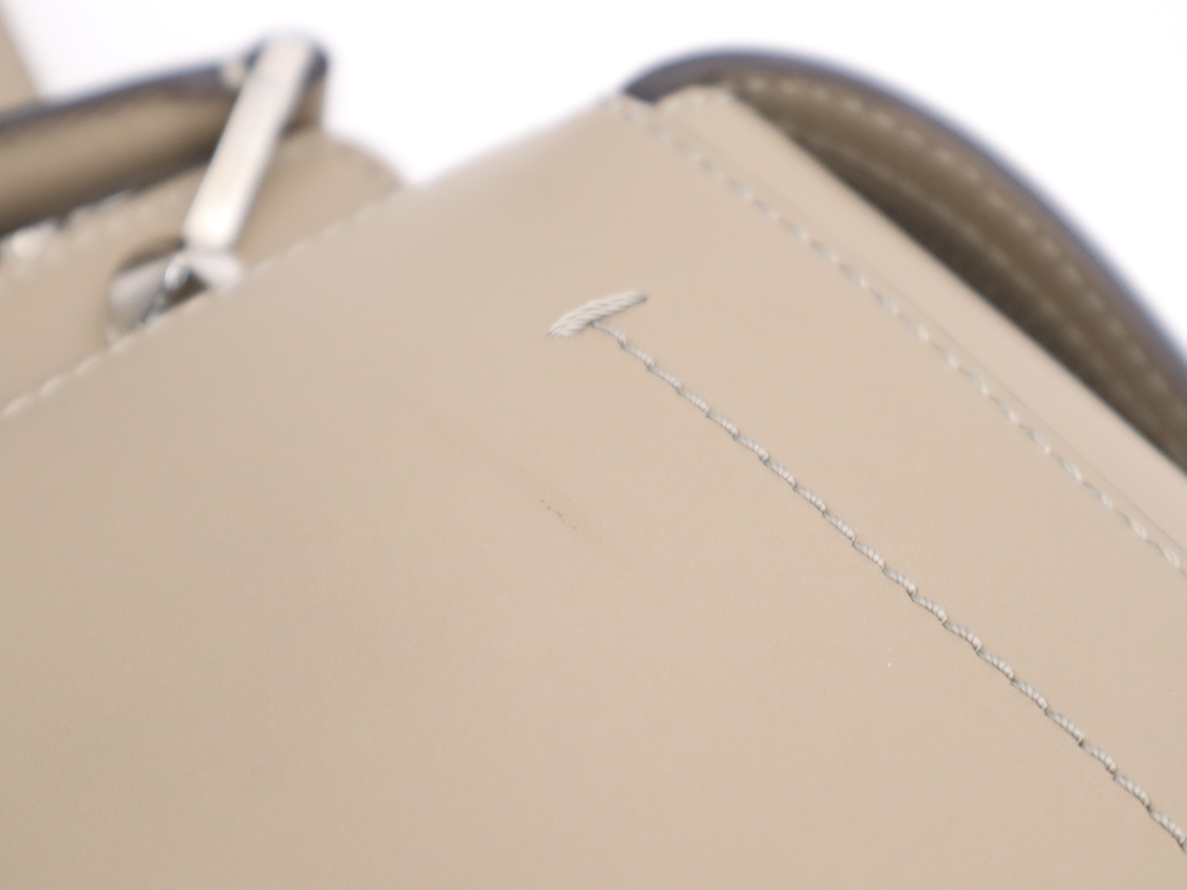 Leather.com 2-Way Handbag, Khaki, with Shoulder Strap and Dust Bag. — view 9