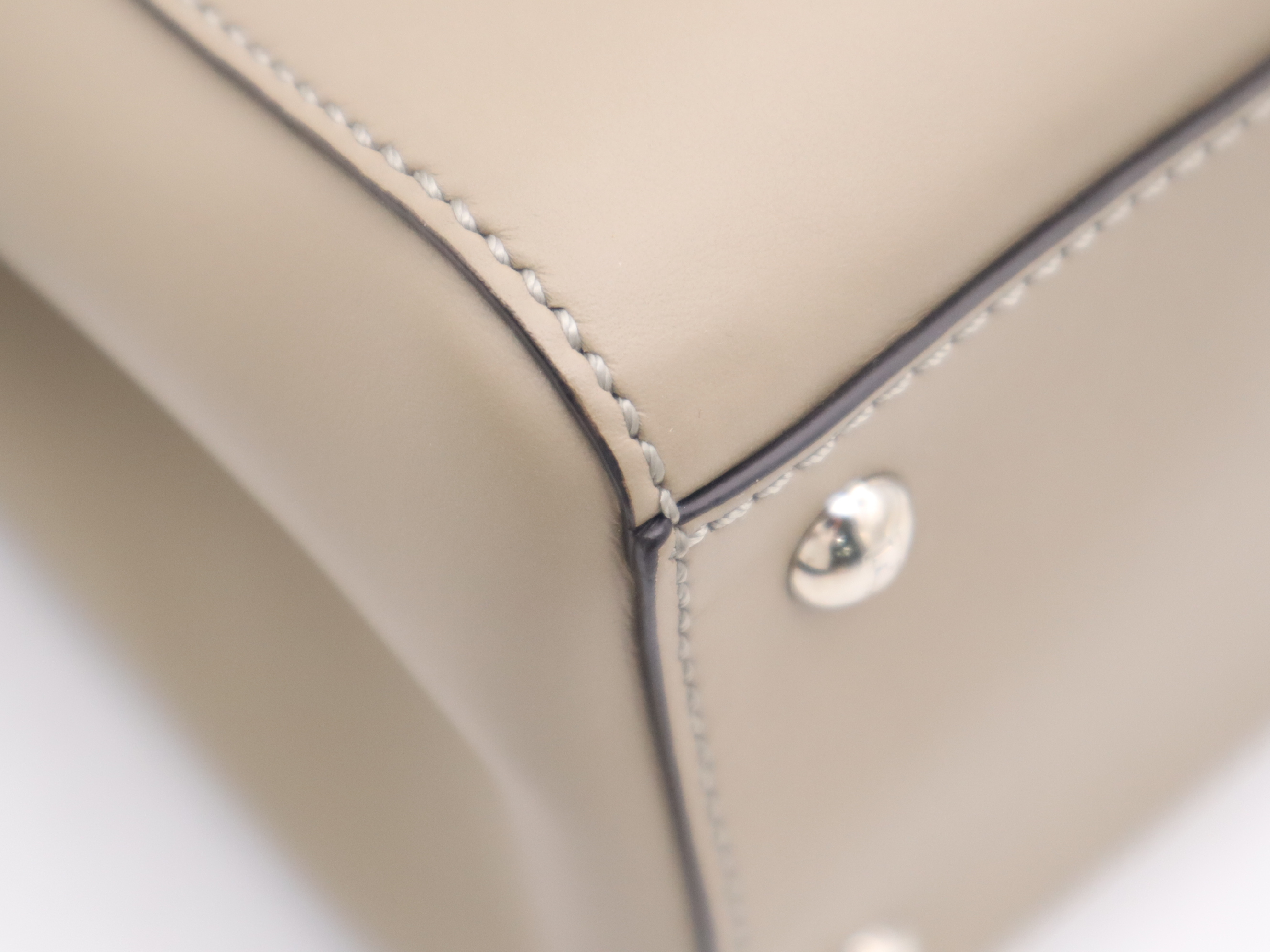 Leather.com 2-Way Handbag, Khaki, with Shoulder Strap and Dust Bag. — view 10