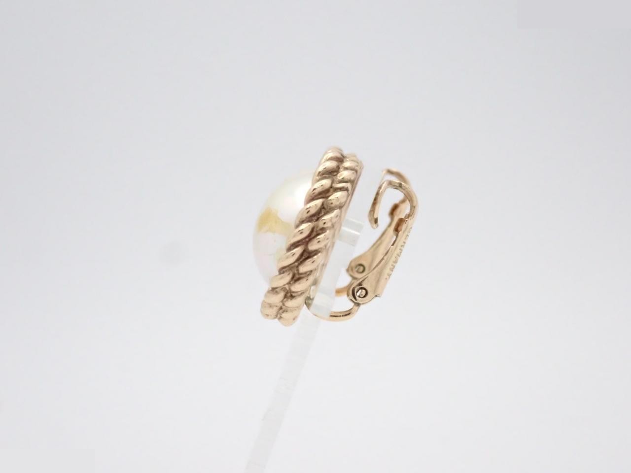 Pearl earrings, gold — view 3