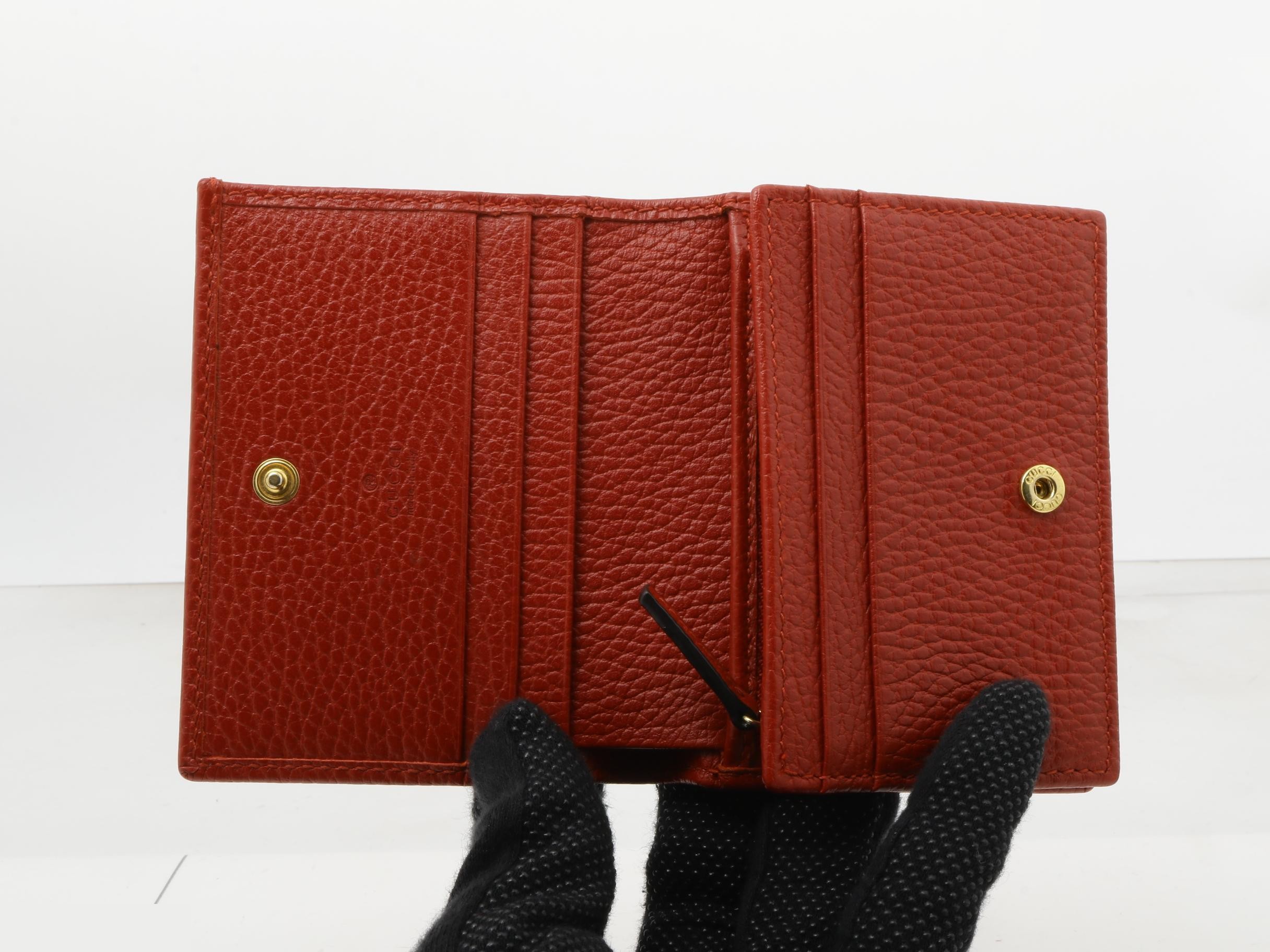 wallet — view 4