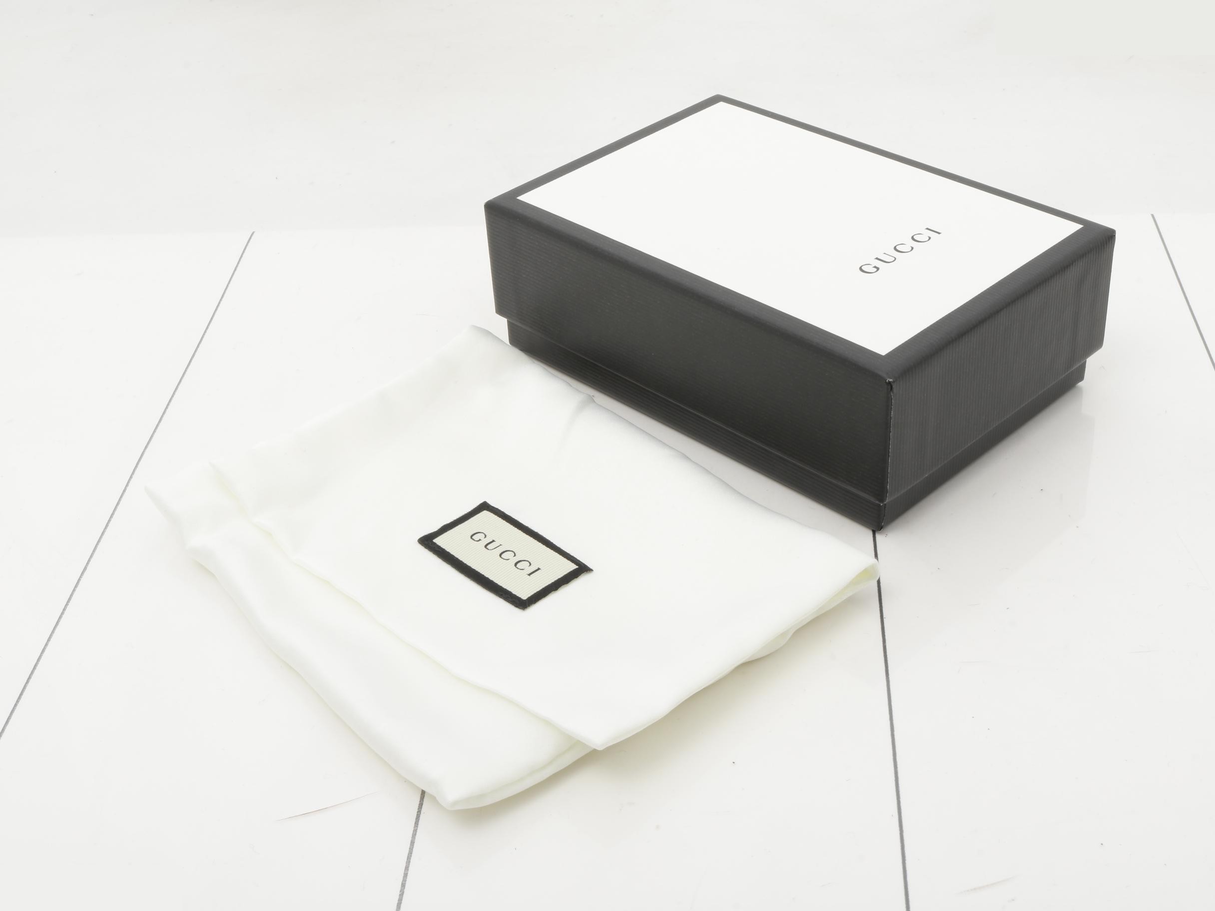 wallet — view 5
