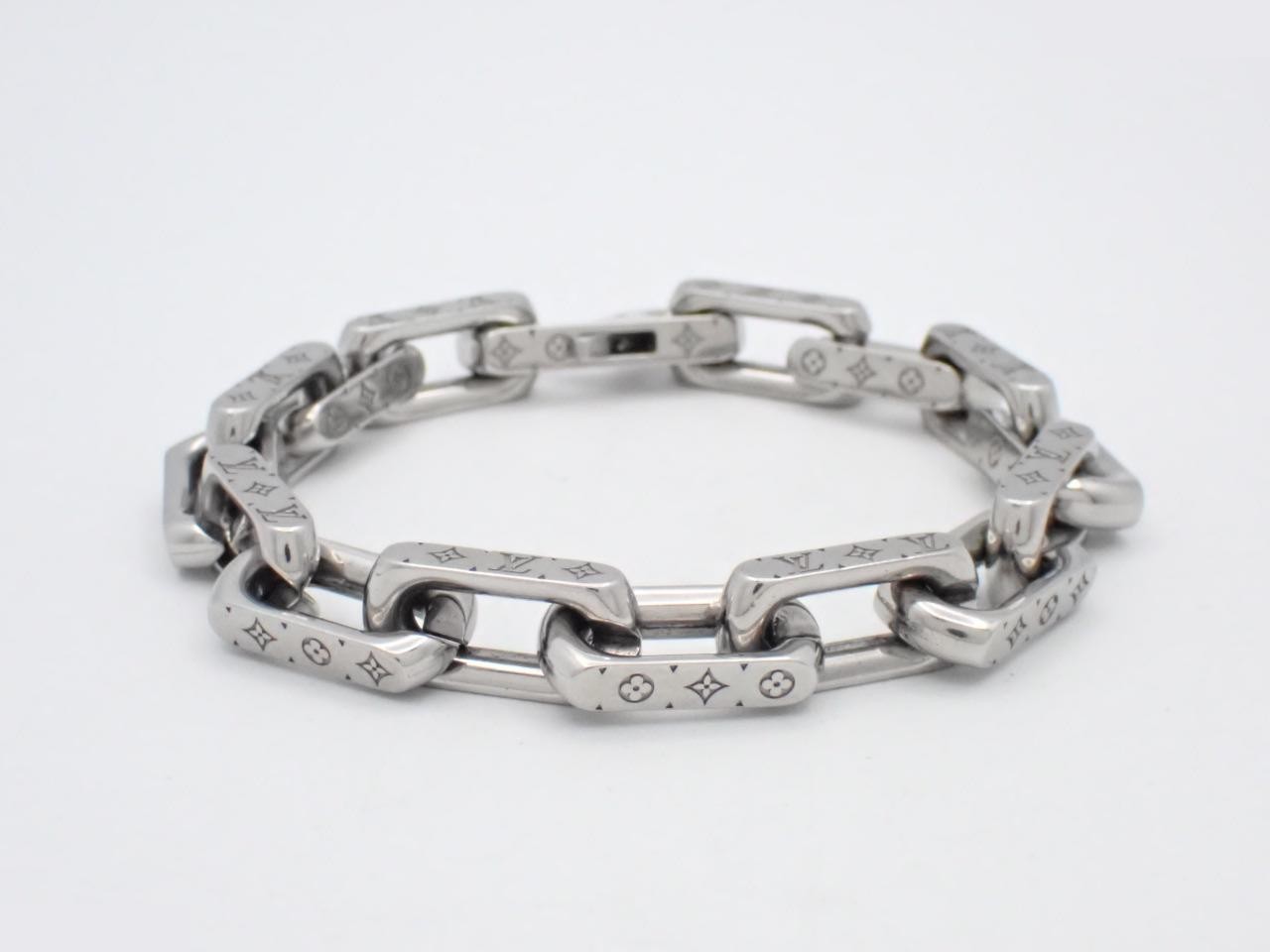 Monogram chain, wrist circumference approximately 20 cm