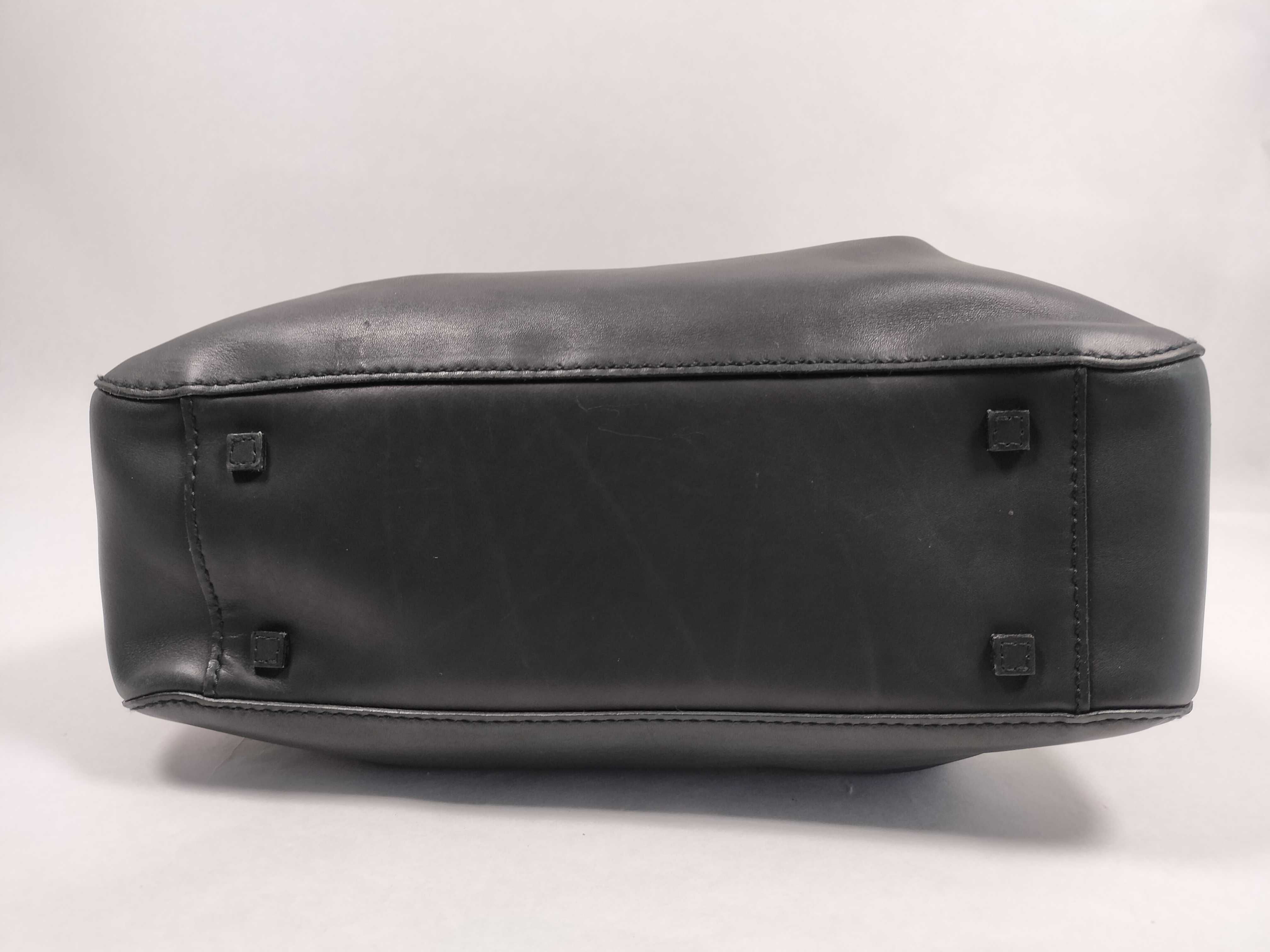 Tote Bag, Gucci Tote Bag from the Tom Ford era, with pouch, leather, black tote bag — view 7