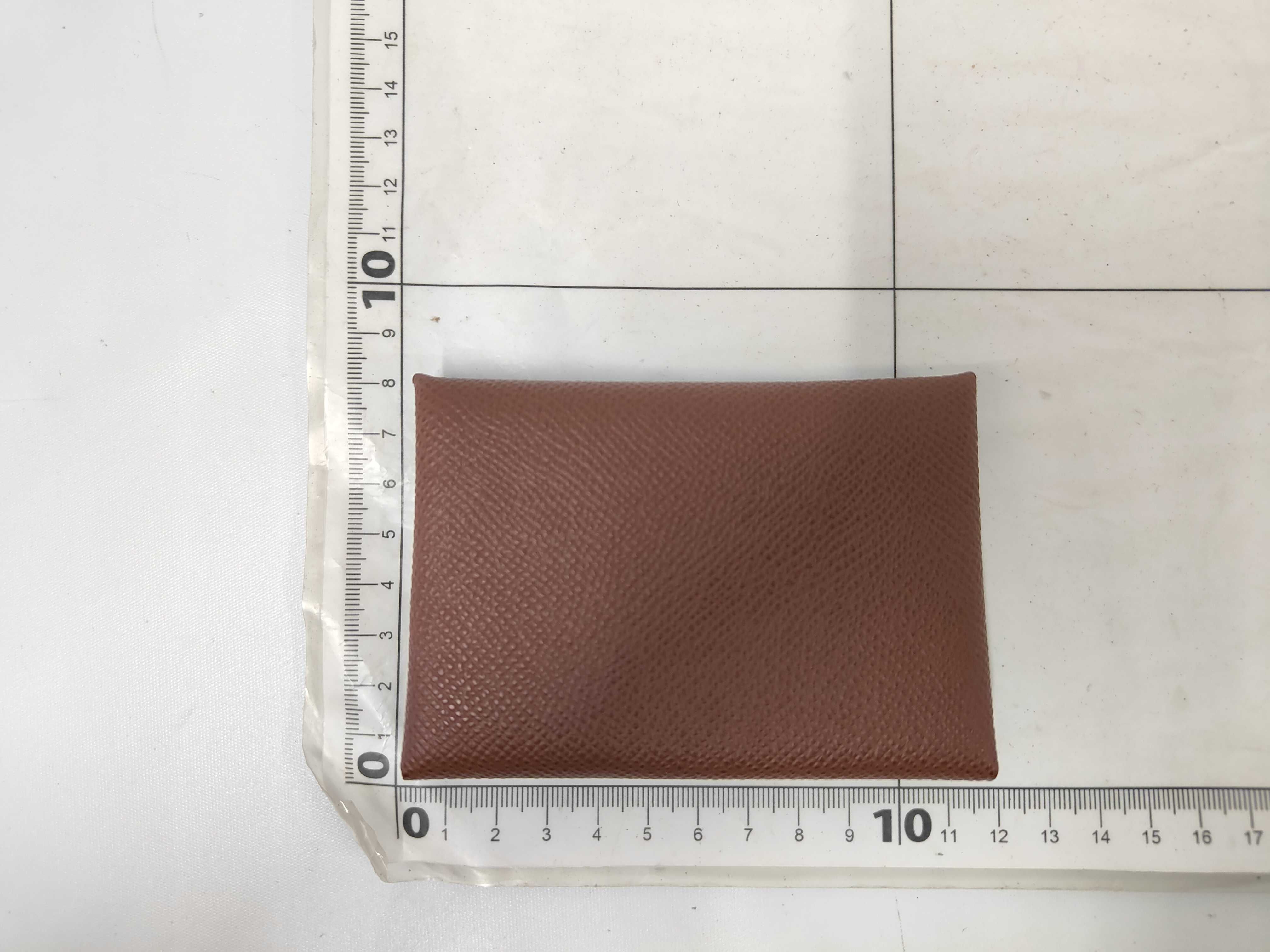 Calvi Duo K-stamp Epsom Rouge Sellier Coin Case — view 2