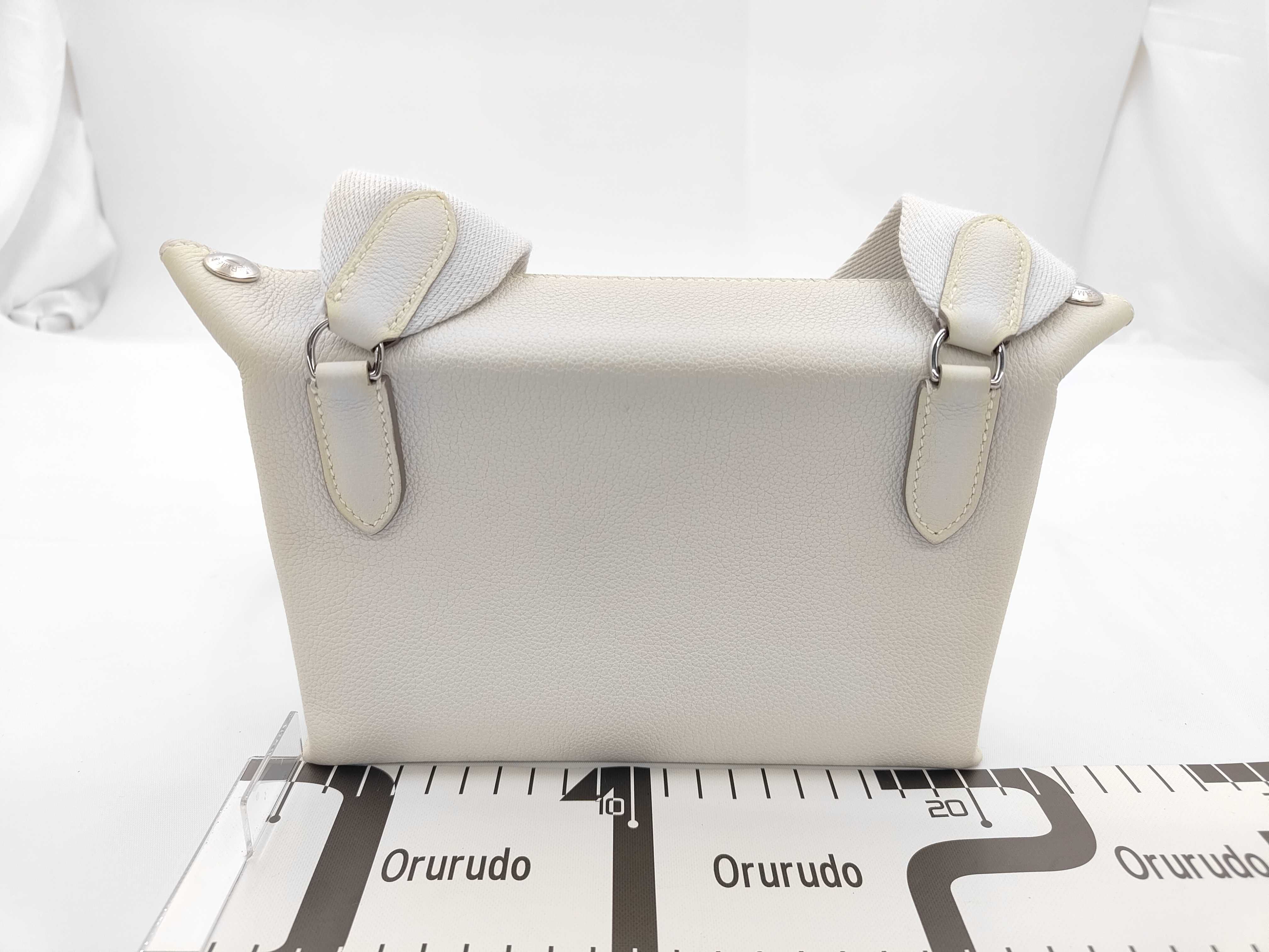 Vide Poche White Shoulder Bag with Silver Hardware and W Stamp — view 2