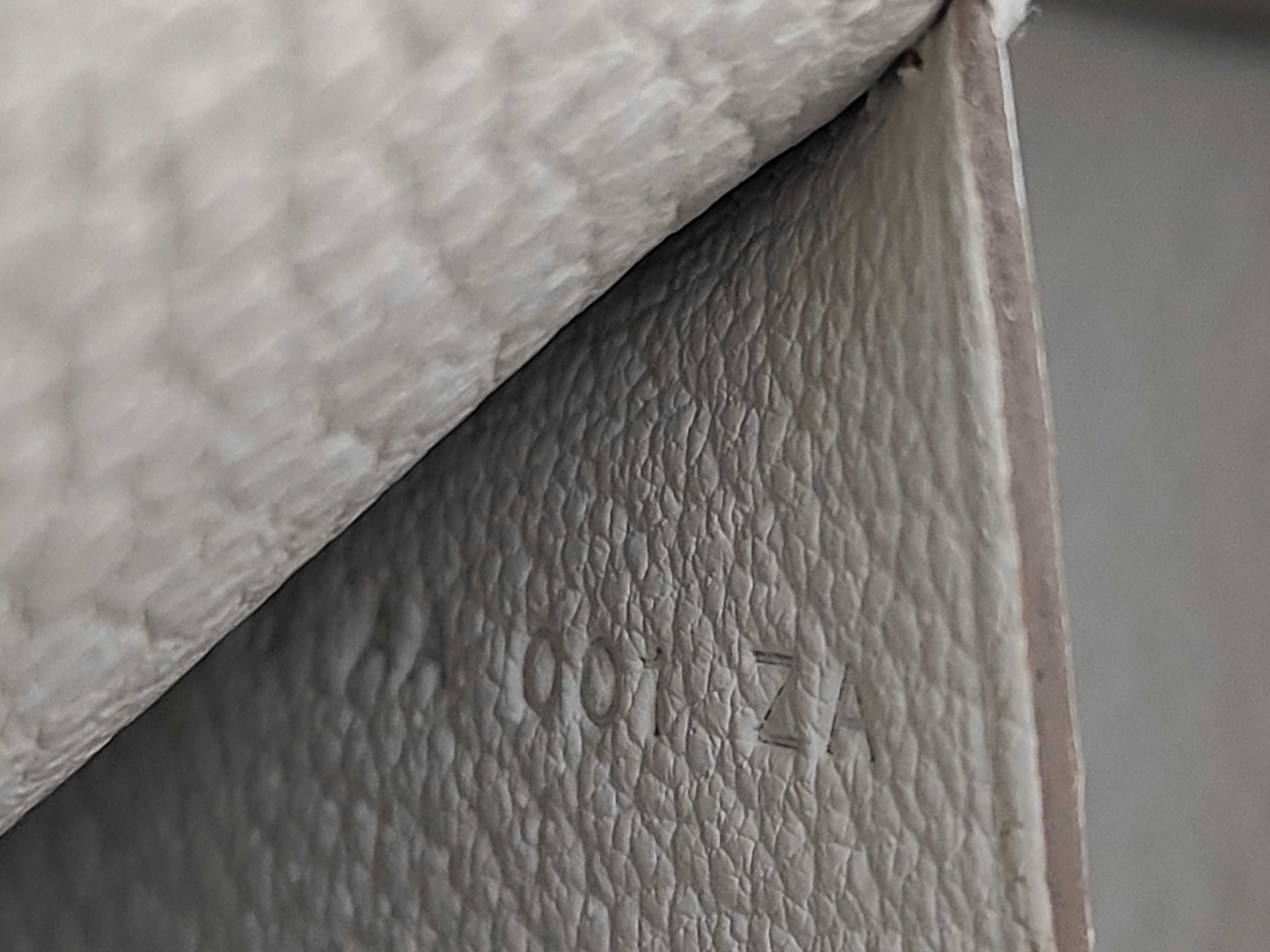 Vide Poche White Shoulder Bag with Silver Hardware and W Stamp — view 13