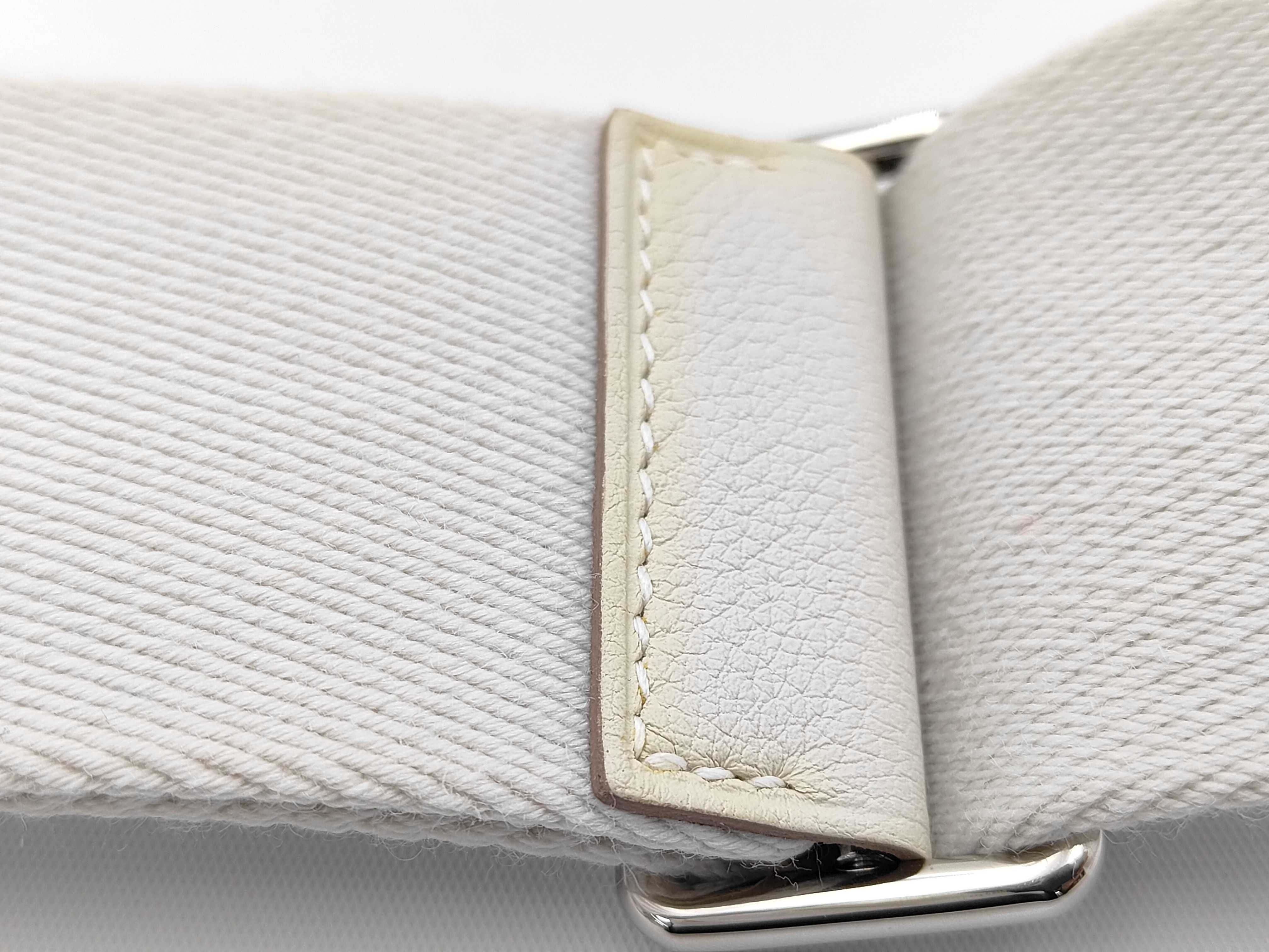 Vide Poche White Shoulder Bag with Silver Hardware and W Stamp — view 4