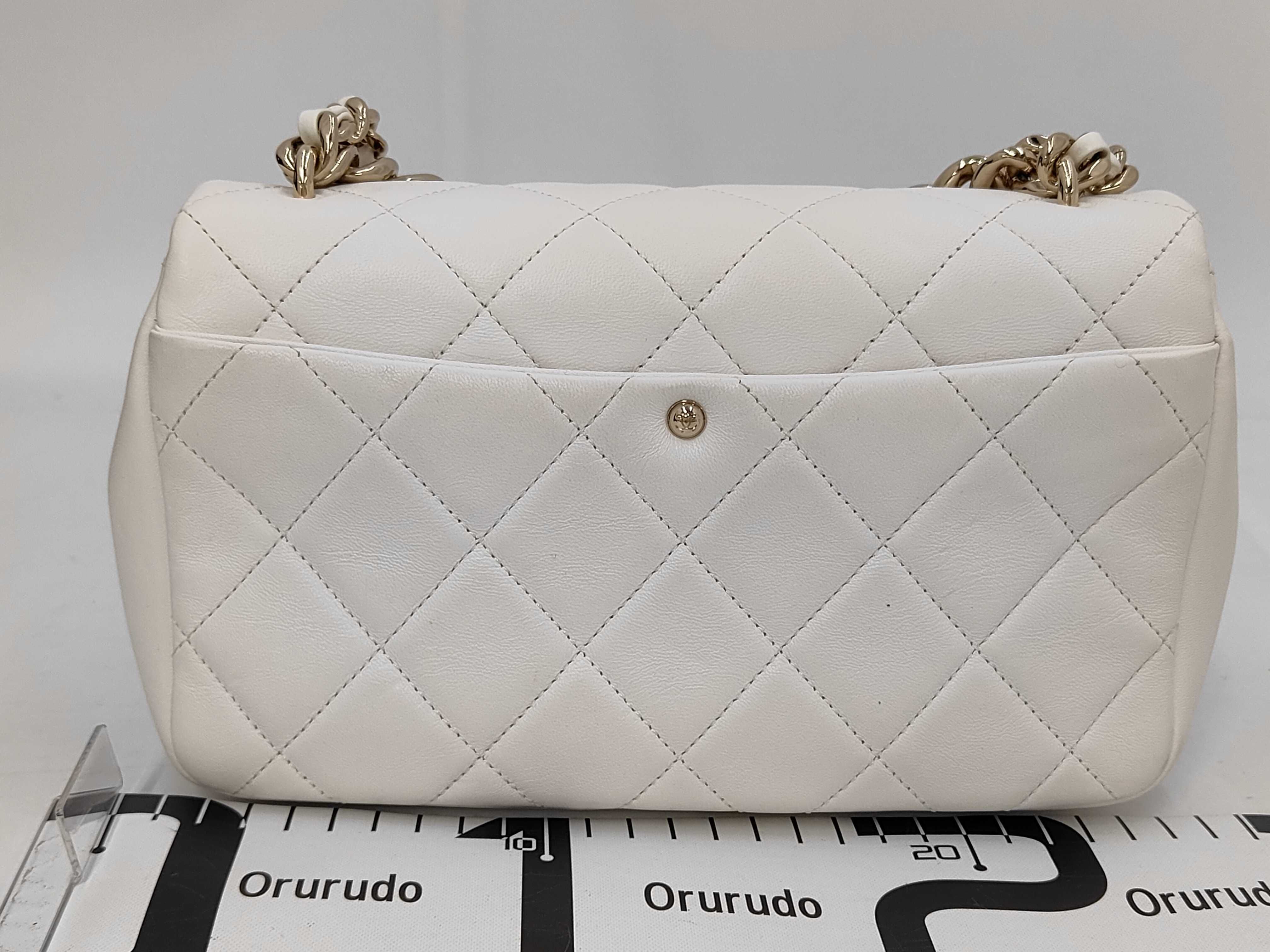 Lambskin Bicolor Chain 2-Way Bag White Shoulder Bag — view 2