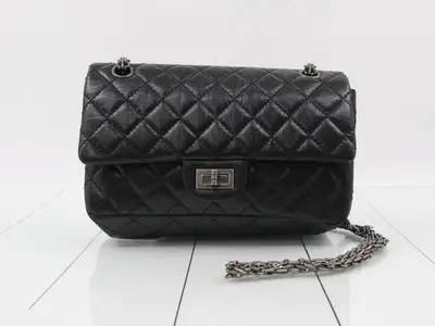 2.55 line Matelassé shoulder bag, serial number 28 series.