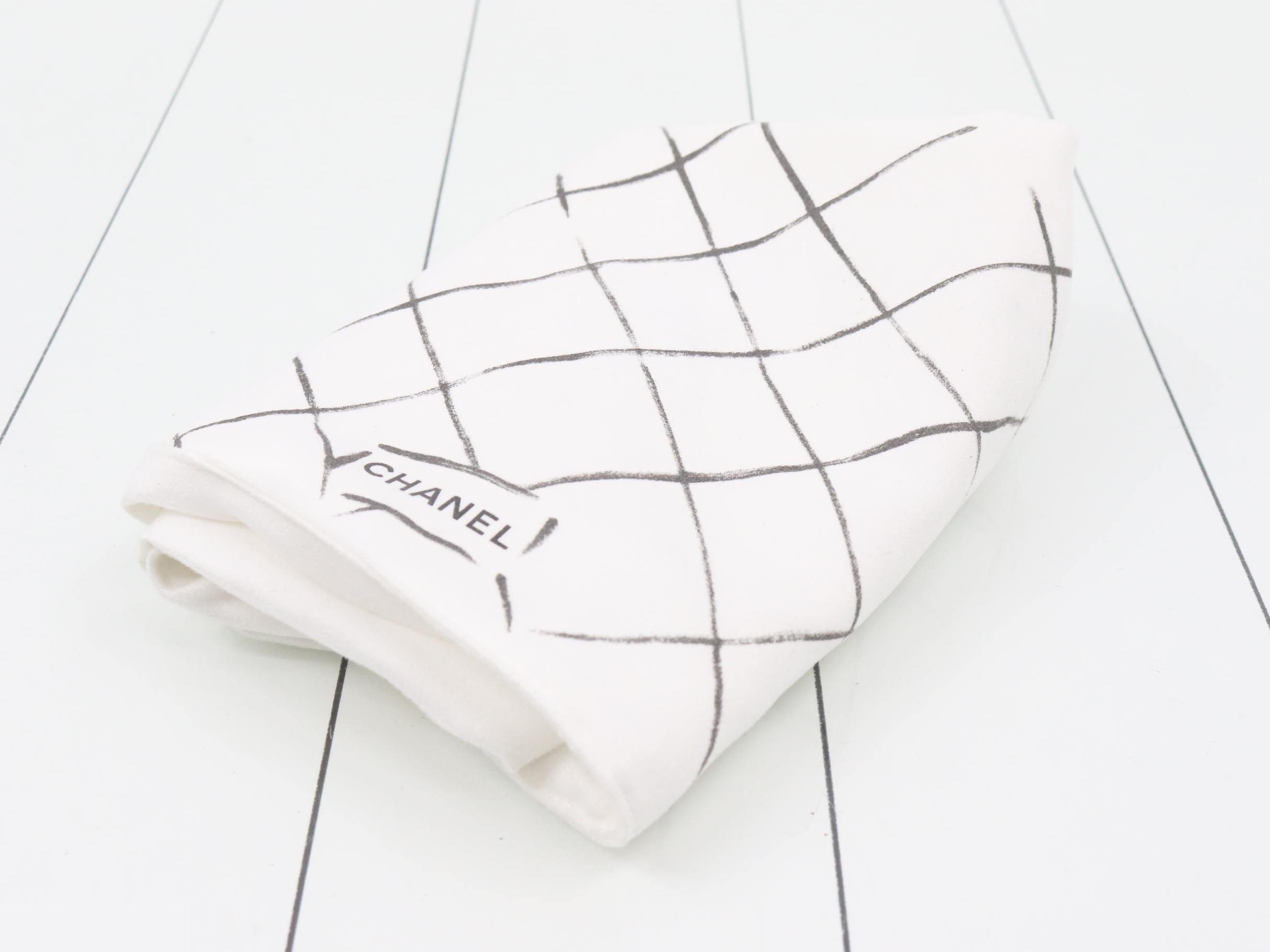 2.55 line Matelassé shoulder bag, serial number 28 series. — view 7