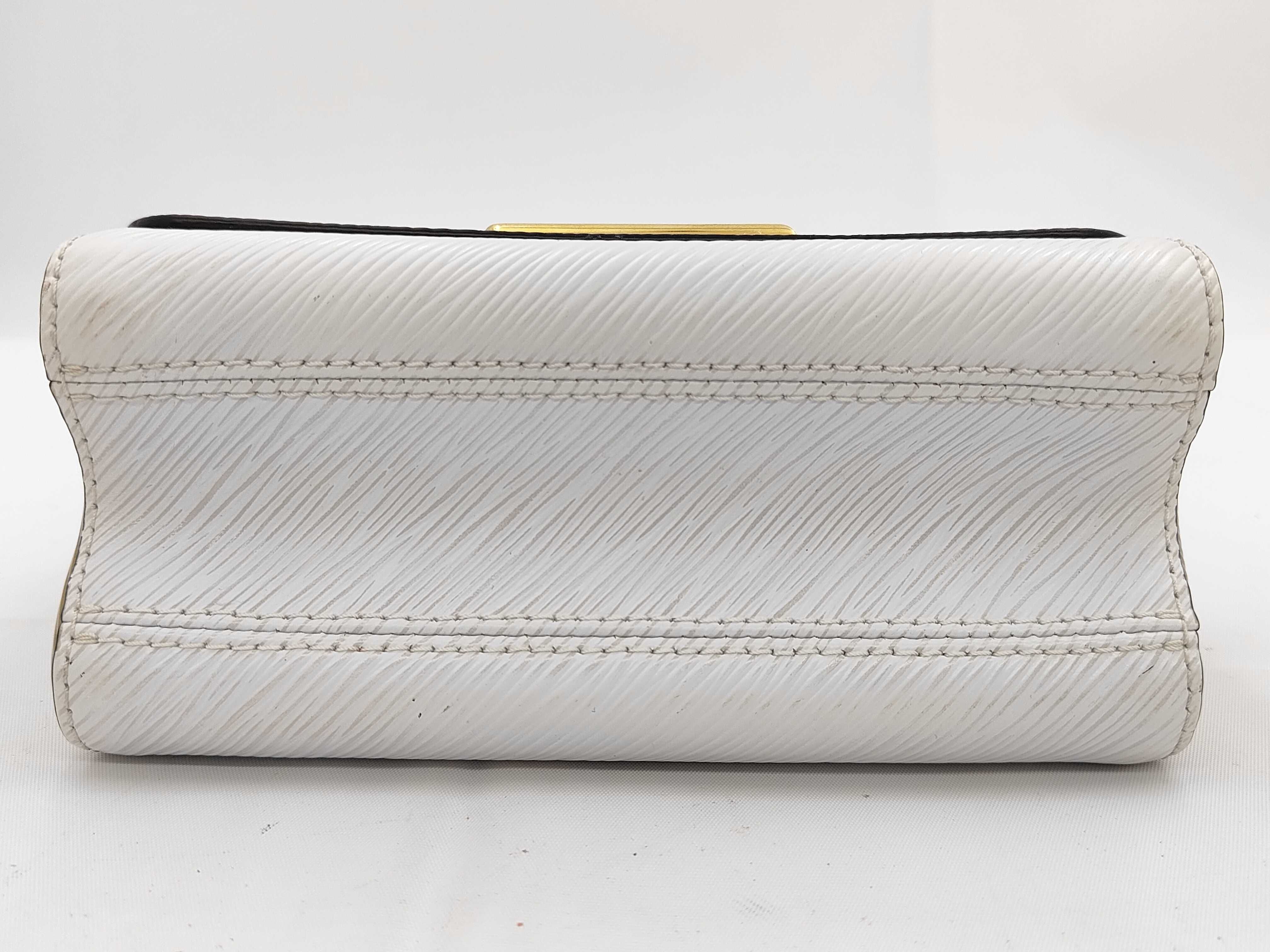 Twist MM Shoulder Bag — view 5