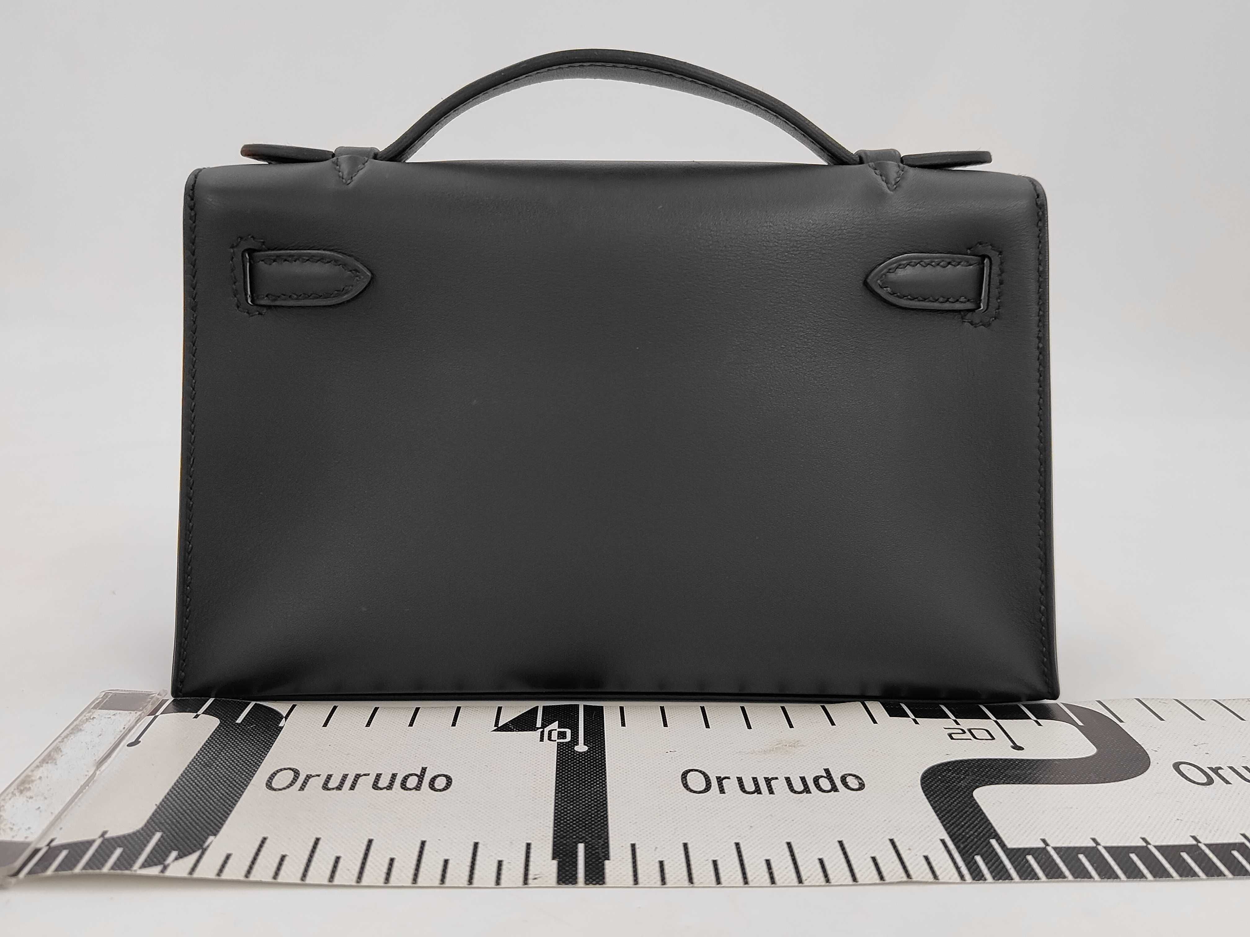 Pochette Kelly Noir SV Hardware K Engraved Twilly Bag — view 2