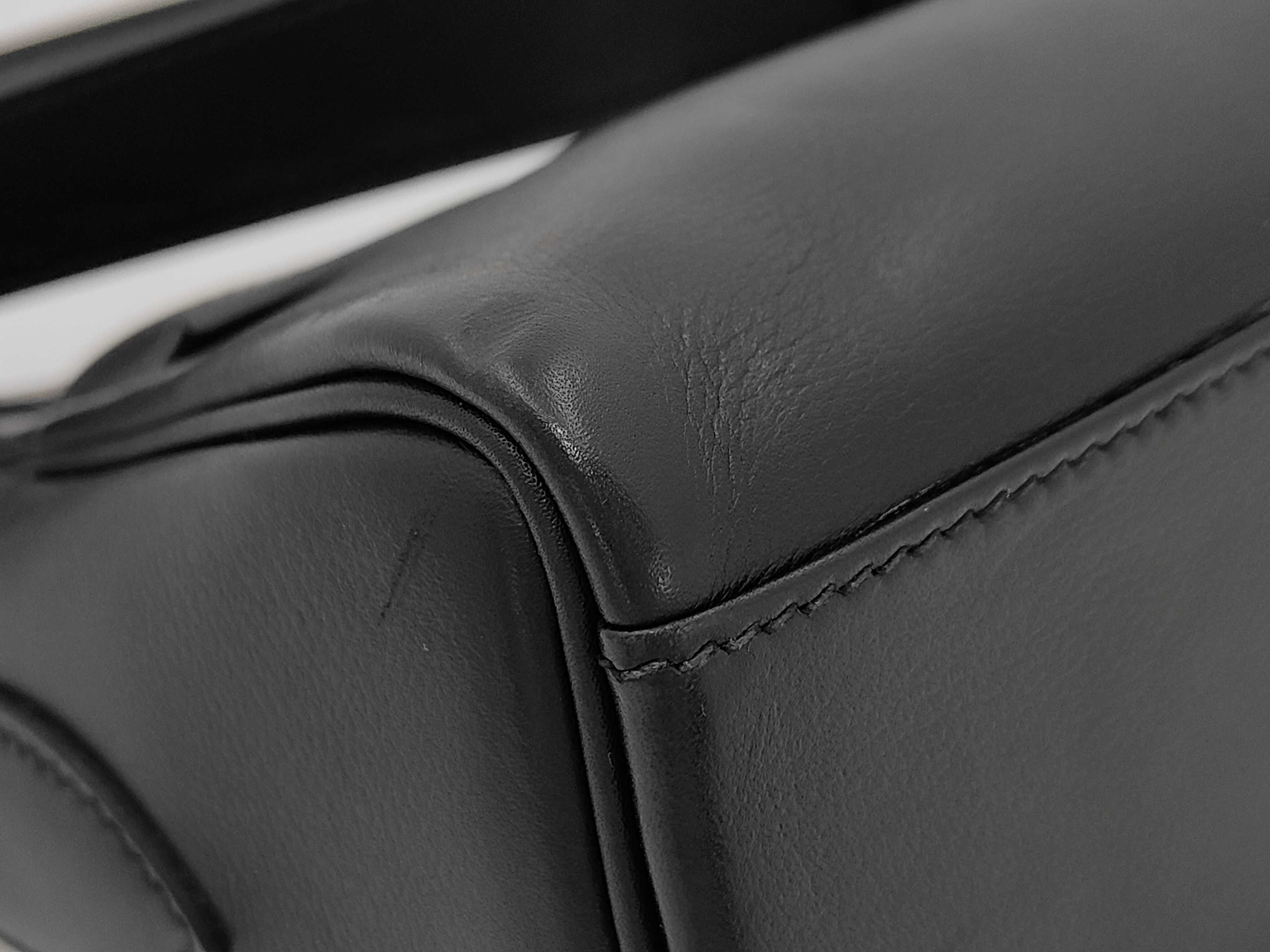 Kelly Messenger PM Evergrain Black SS K Stamp Shoulder Bag — view 4