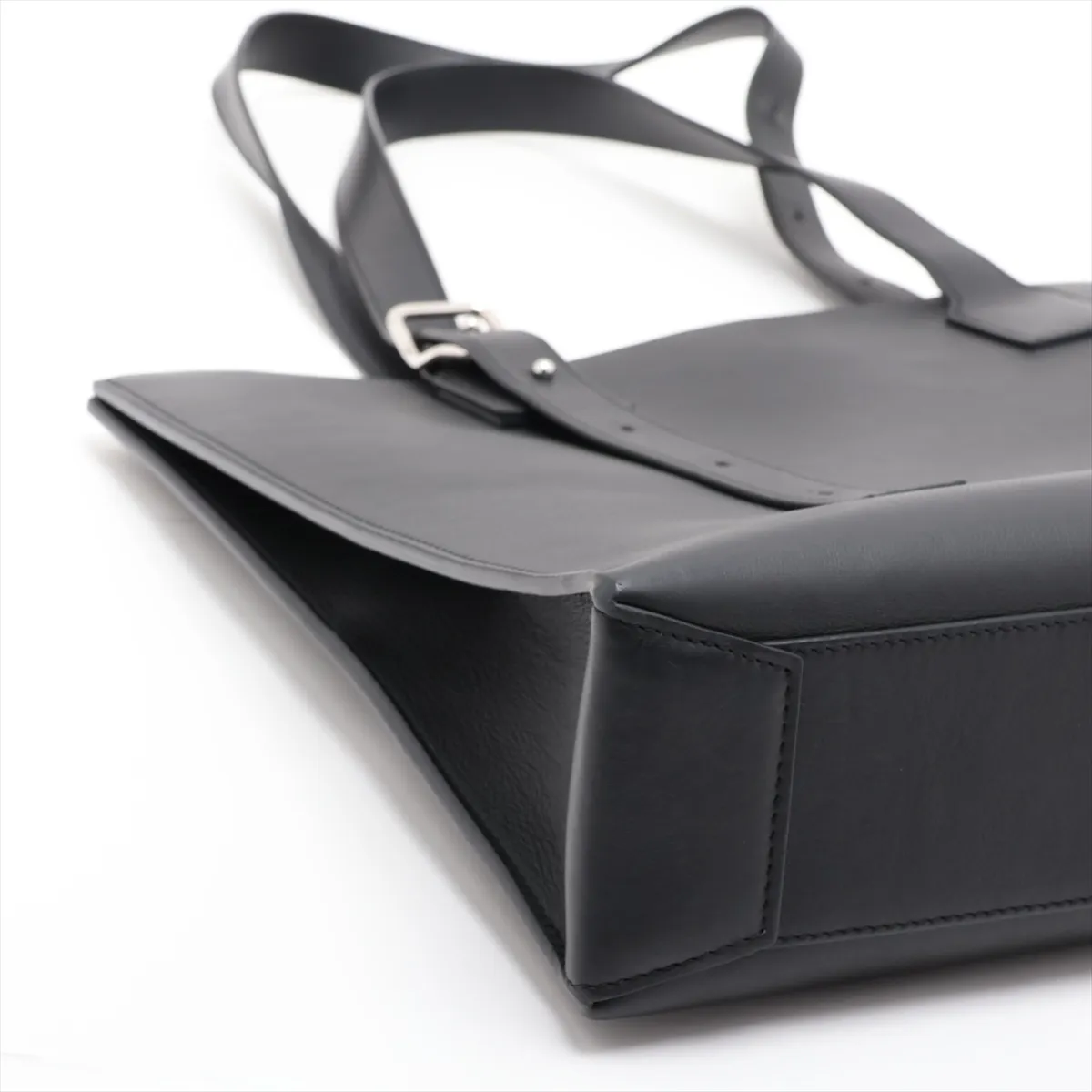 Anagram Buckle Tote Leather Tote Bag, Black — view 4