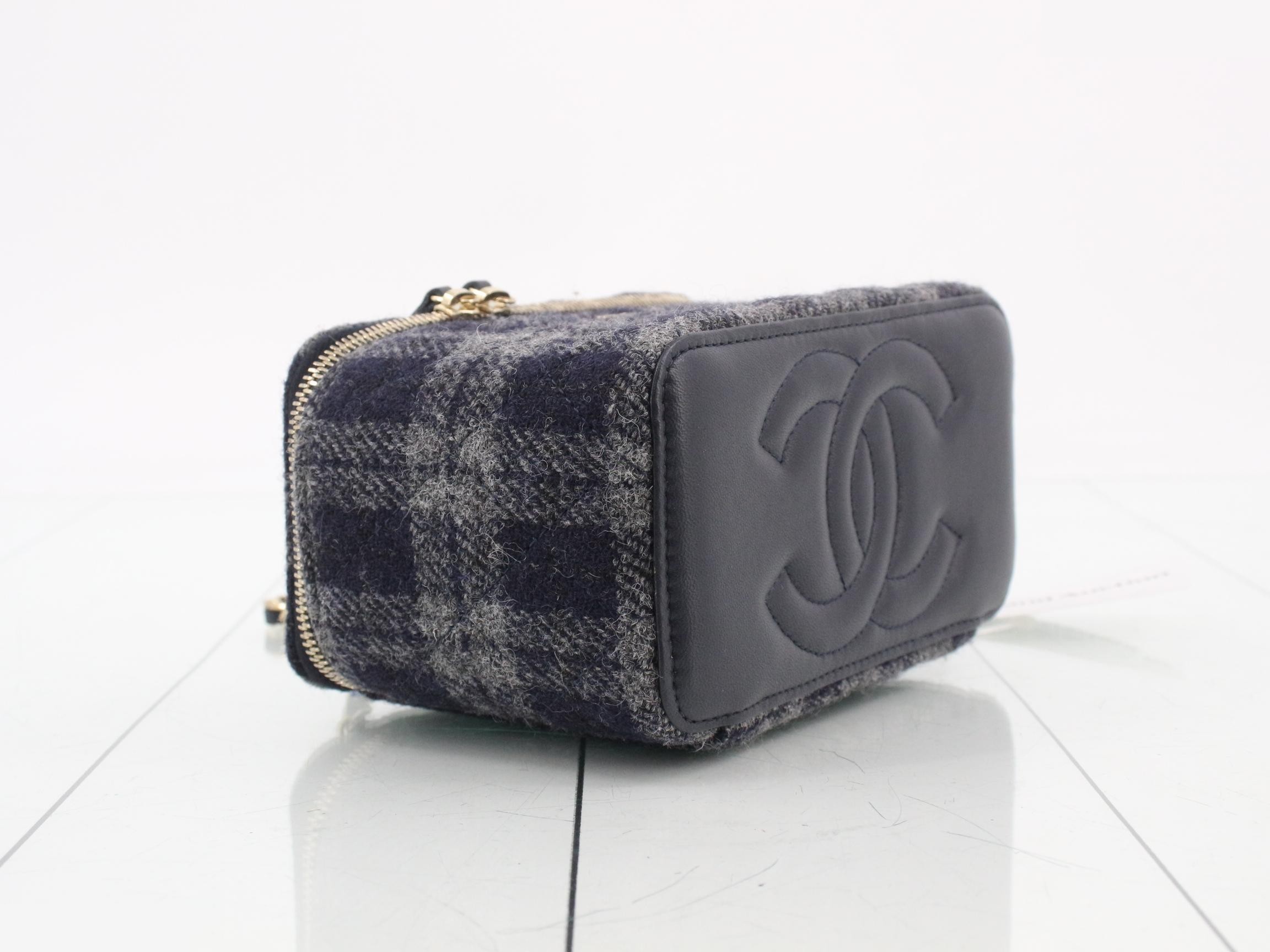 Tweed Vanity Chain Shoulder Bag — view 5
