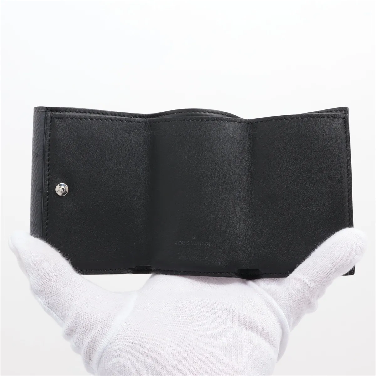 Monogram Eclipse Discovery Compact Wallet M45417 Light Gray x Black Compact Wallet RFID Activated — view 5
