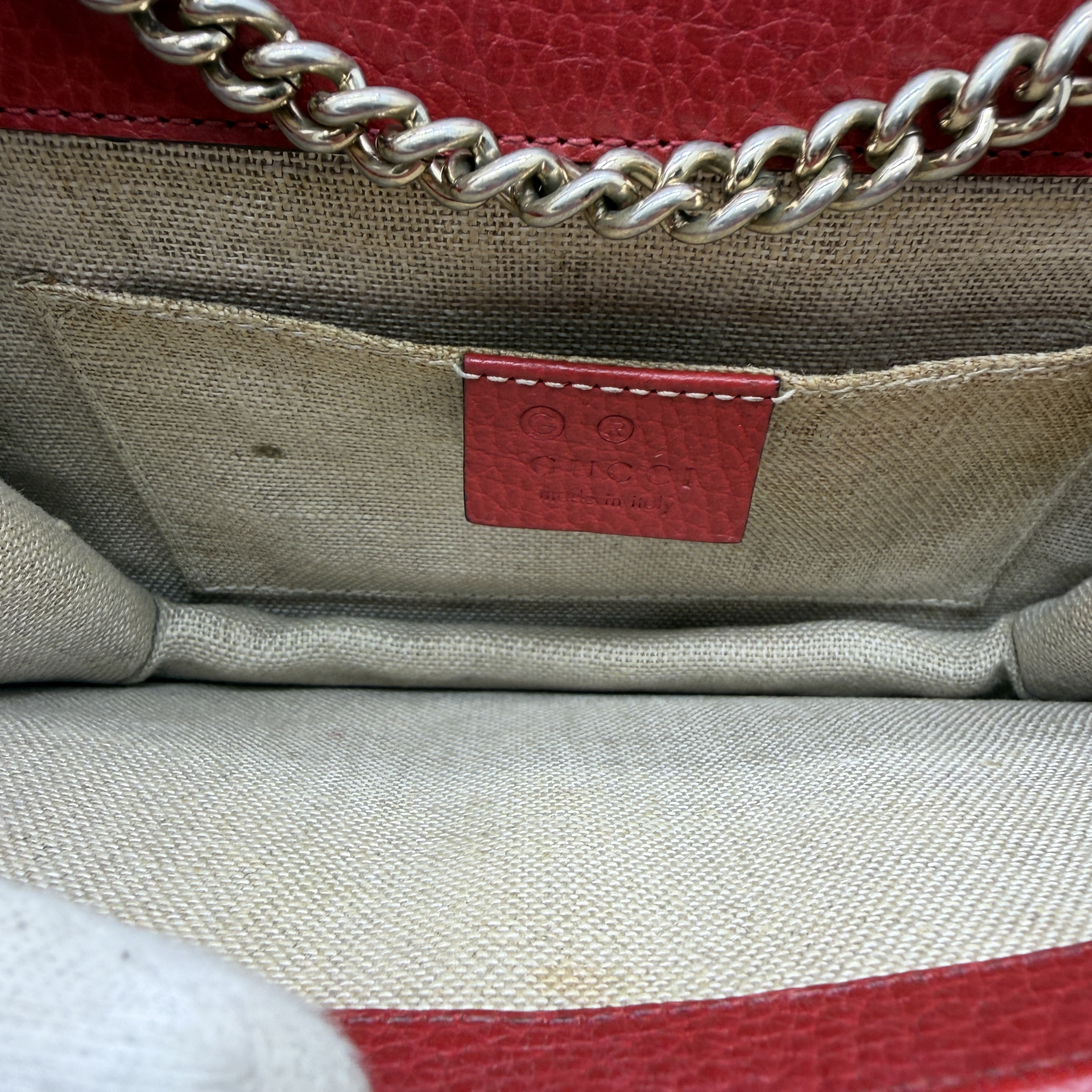 Interlocking Chain Shoulder Bag — view 15