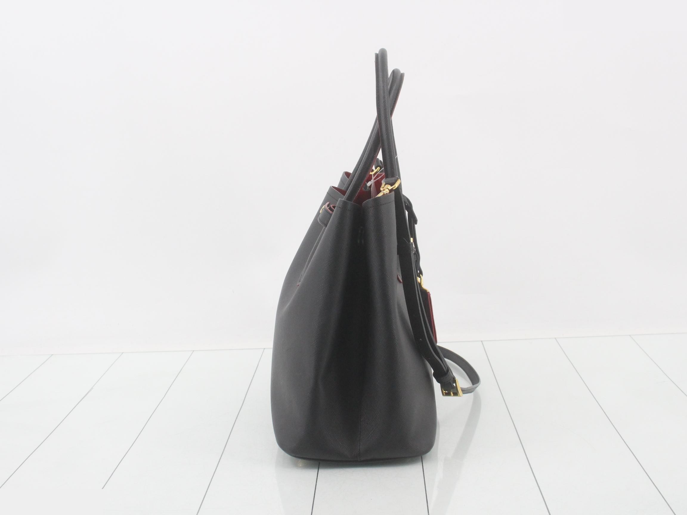 Doublé Saffiano Shoulder Bag — view 4