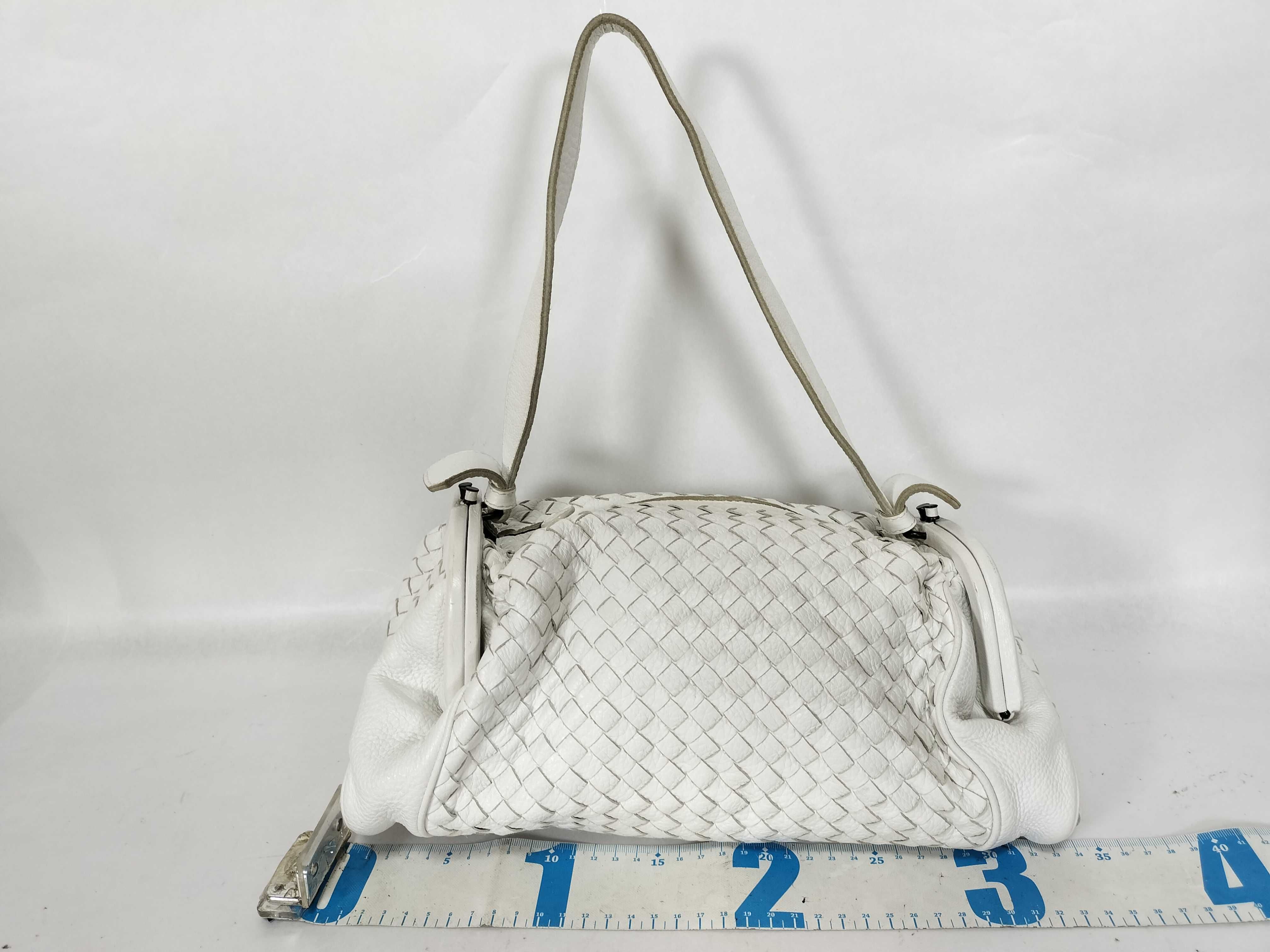 Intrecciato Bottega Veneta Clasp-closure Intrecciato One-shoulder Bag — view 2