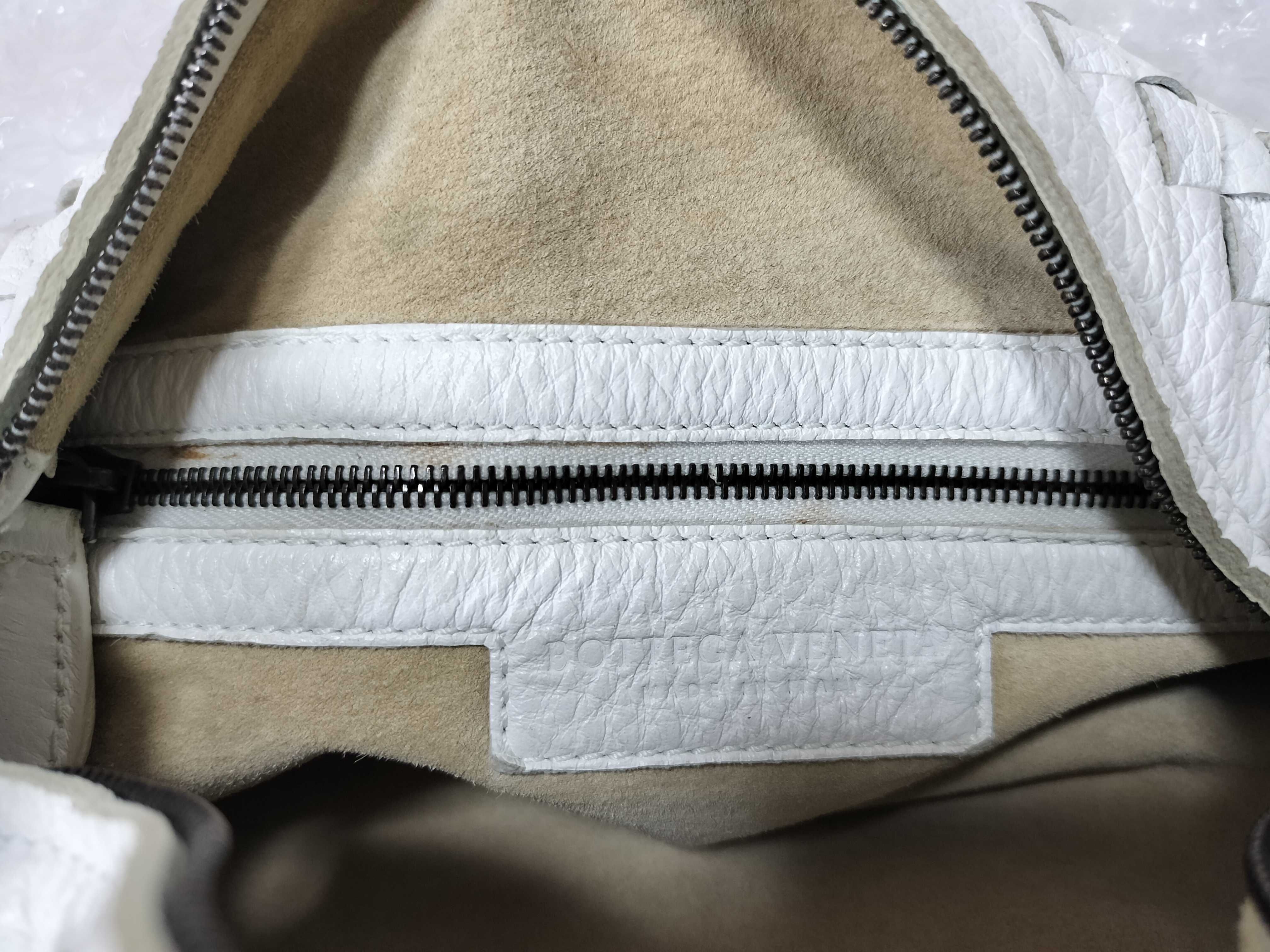Intrecciato Bottega Veneta Clasp-closure Intrecciato One-shoulder Bag — view 11
