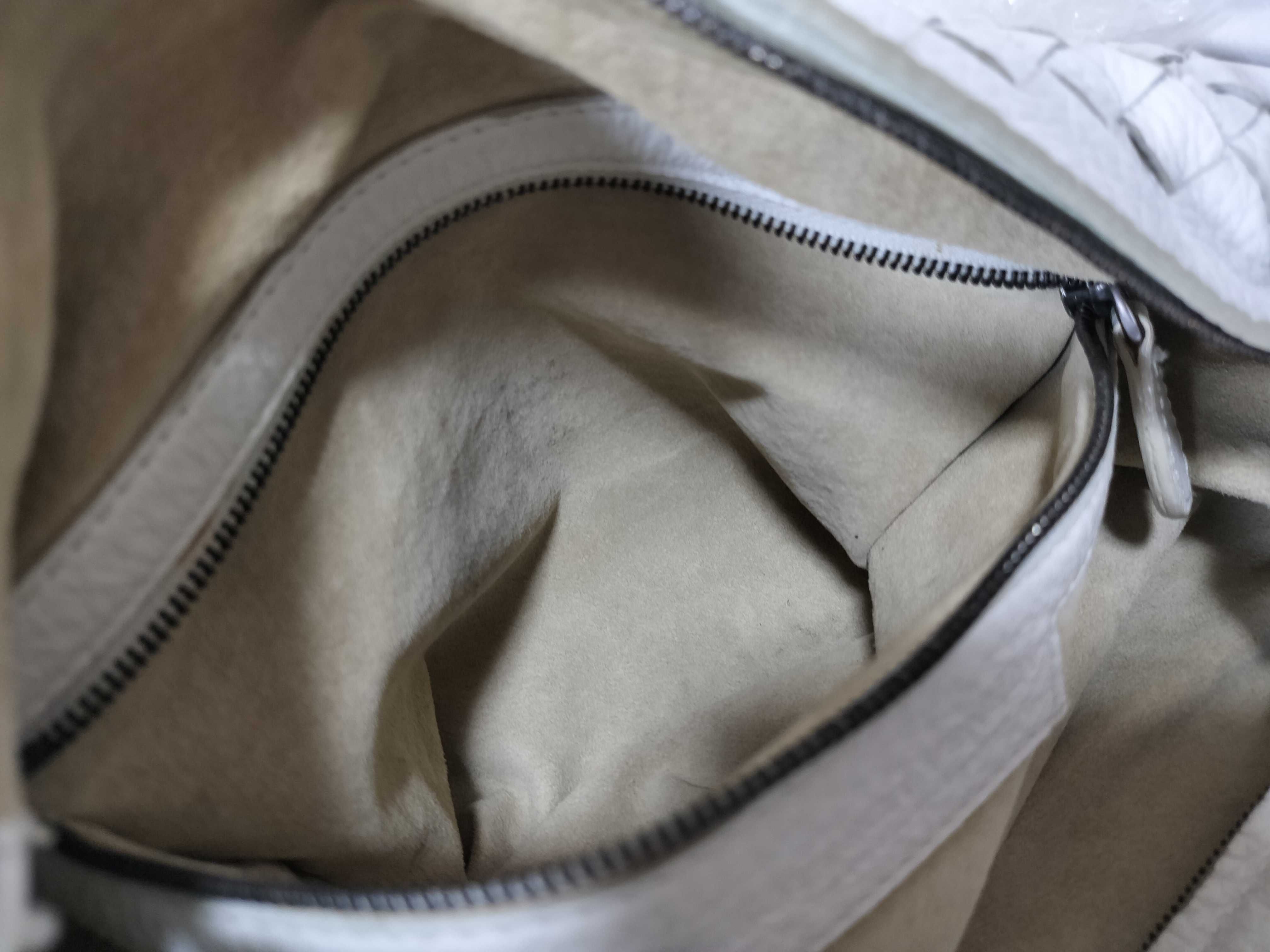 Intrecciato Bottega Veneta Clasp-closure Intrecciato One-shoulder Bag — view 13