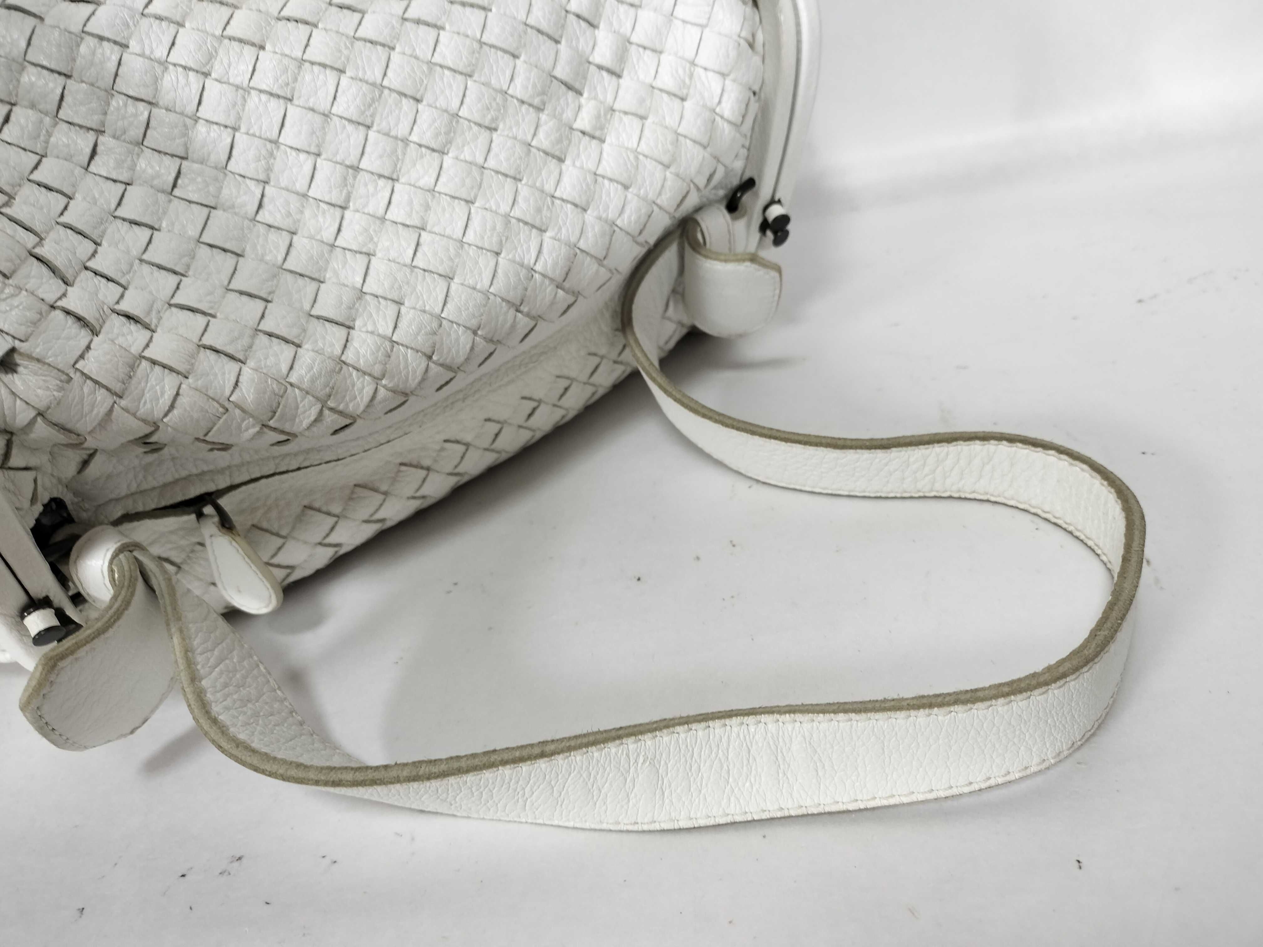 Intrecciato Bottega Veneta Clasp-closure Intrecciato One-shoulder Bag — view 3