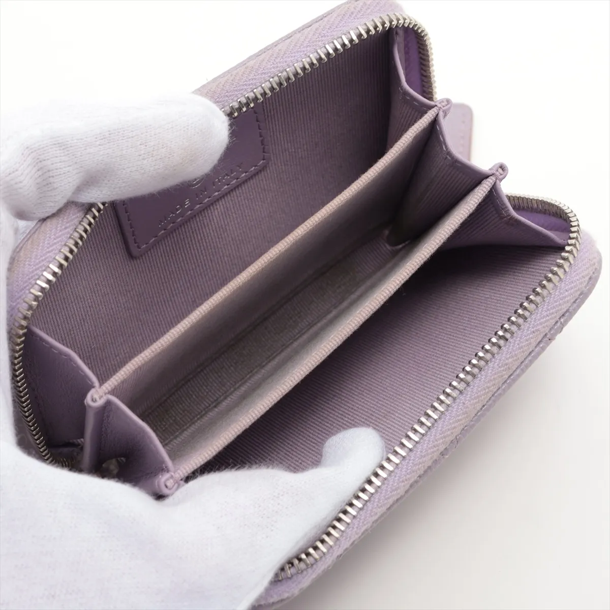 Matelasse caviar skin card case lavender silver hardware — view 3