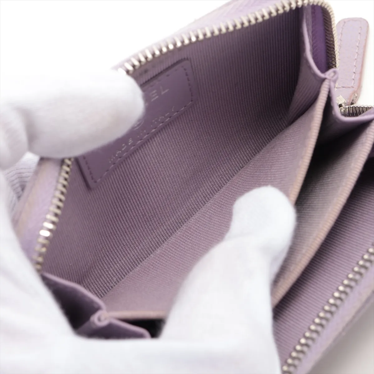Matelasse caviar skin card case lavender silver hardware — view 4