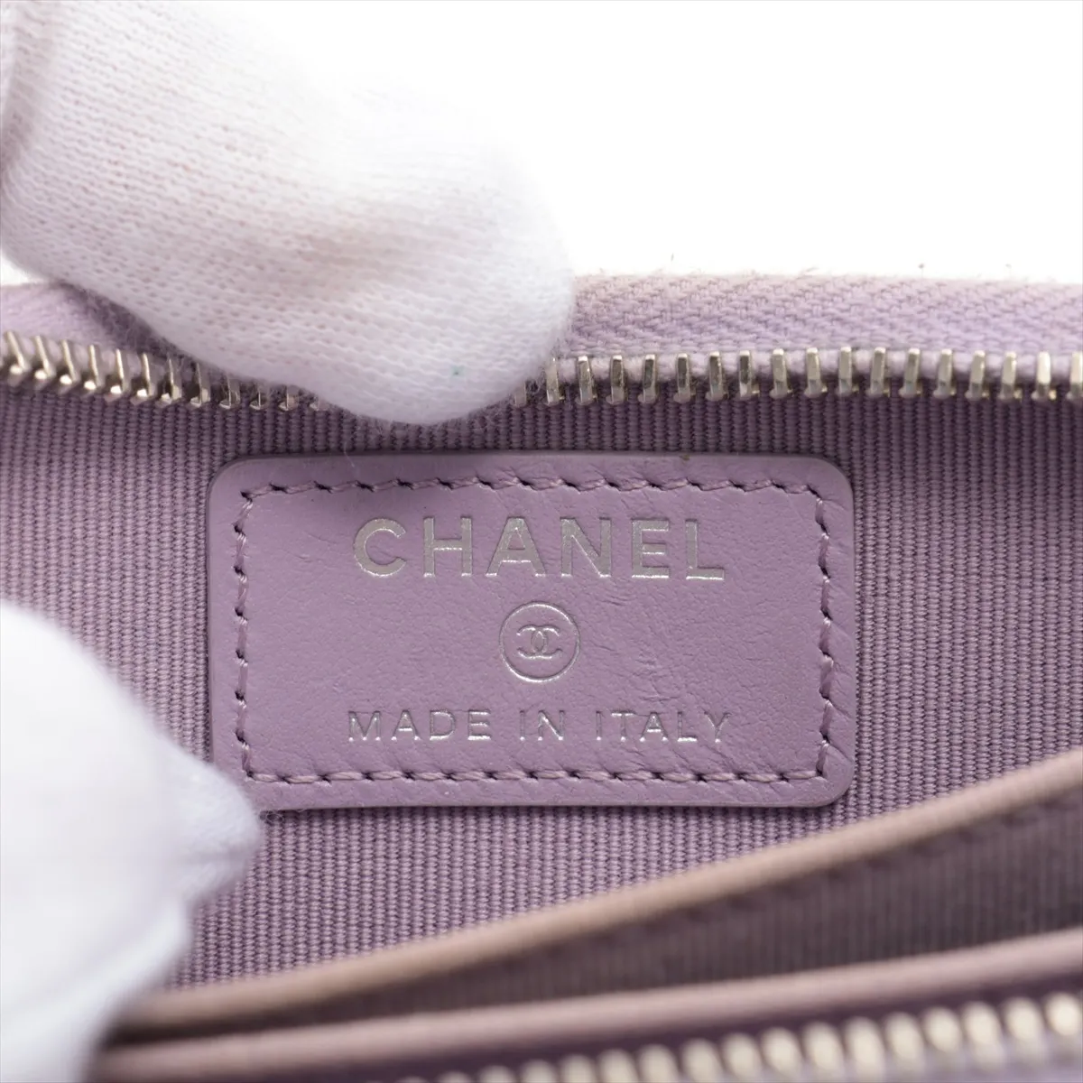 Matelasse caviar skin card case lavender silver hardware — view 7