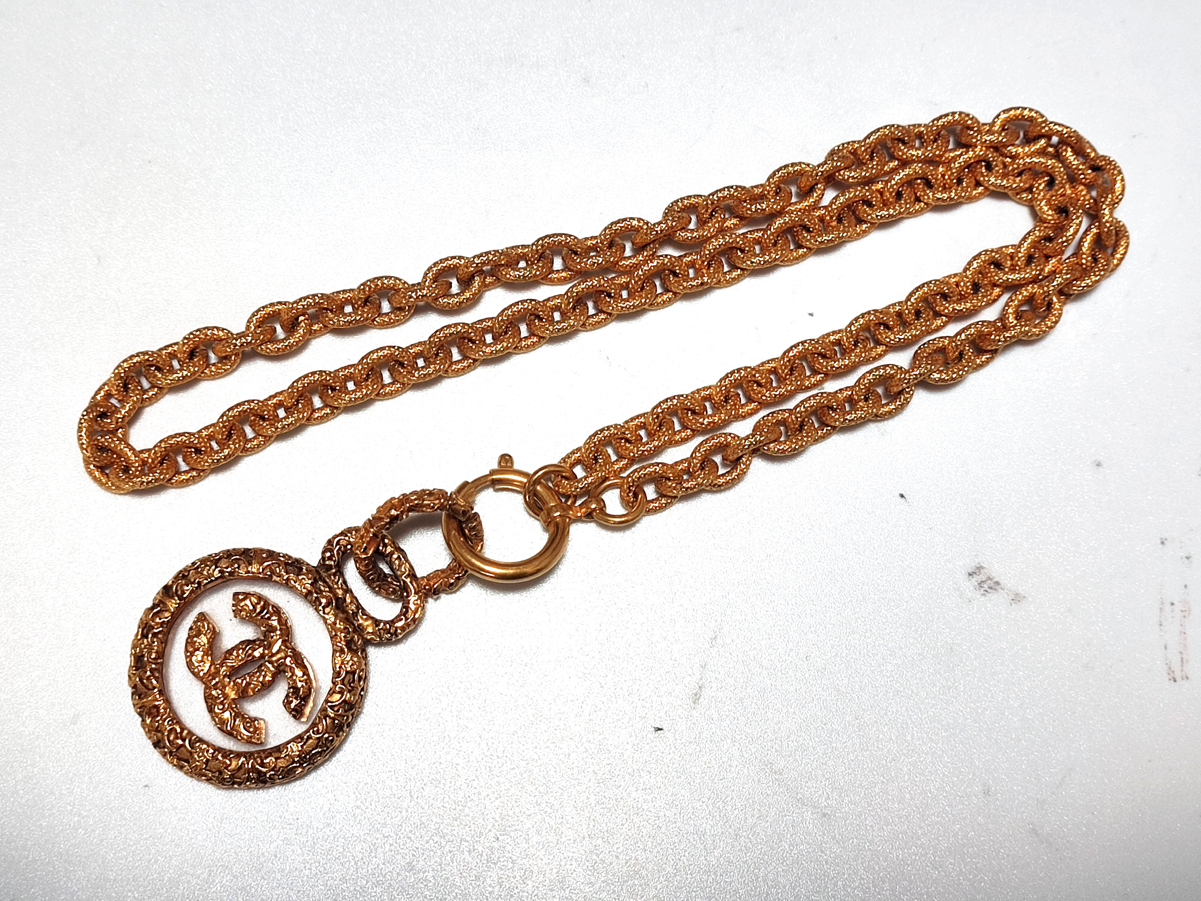 Coco Mark Lava Circle Necklace A — view 5
