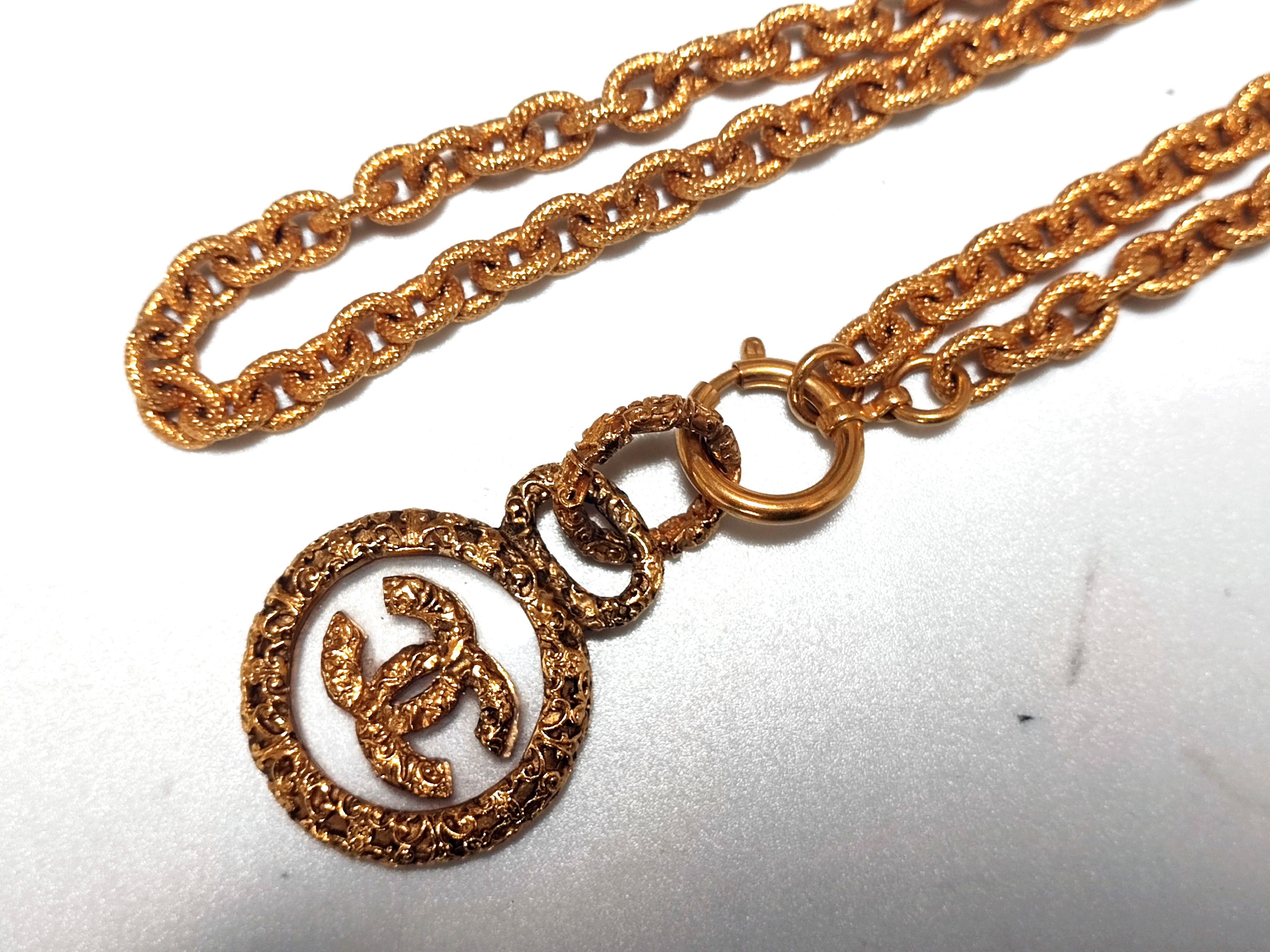 Coco Mark Lava Circle Necklace A — view 6