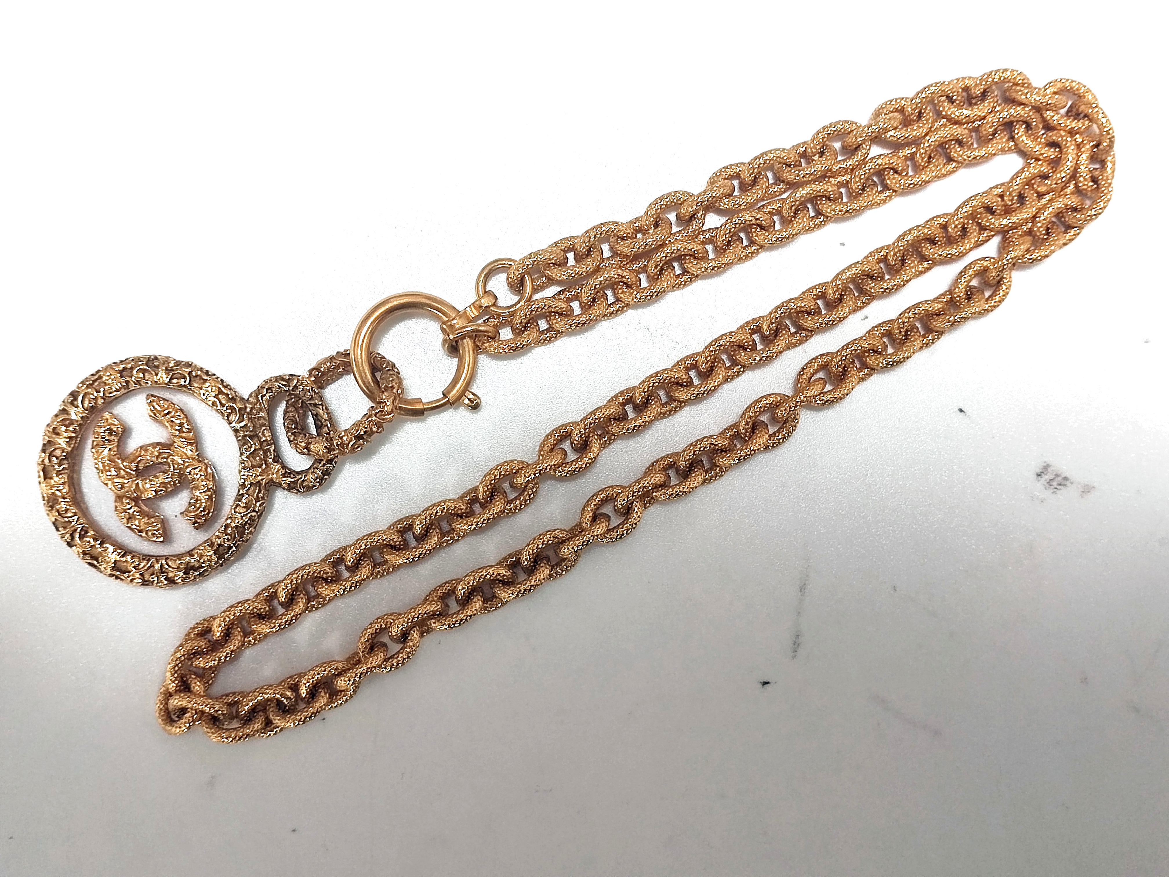 Coco Mark Lava Circle Necklace A — view 8