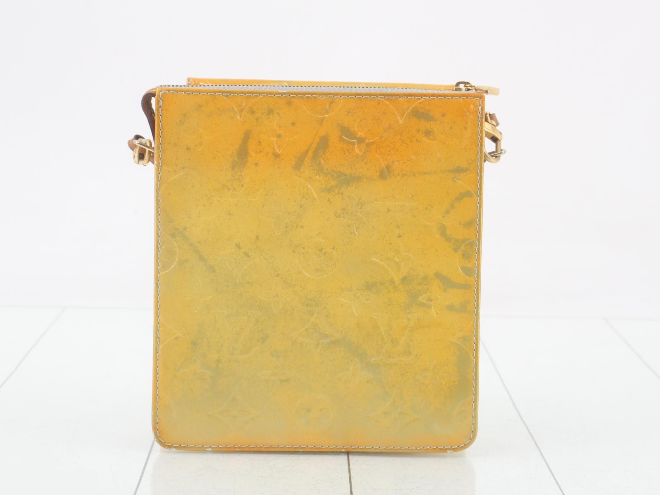 Vernis Mott Gris Shoulder Bag — view 2