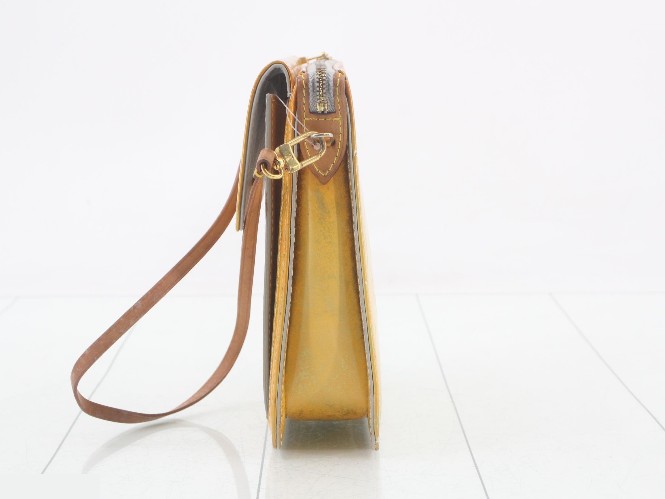 Vernis Mott Gris Shoulder Bag — view 3